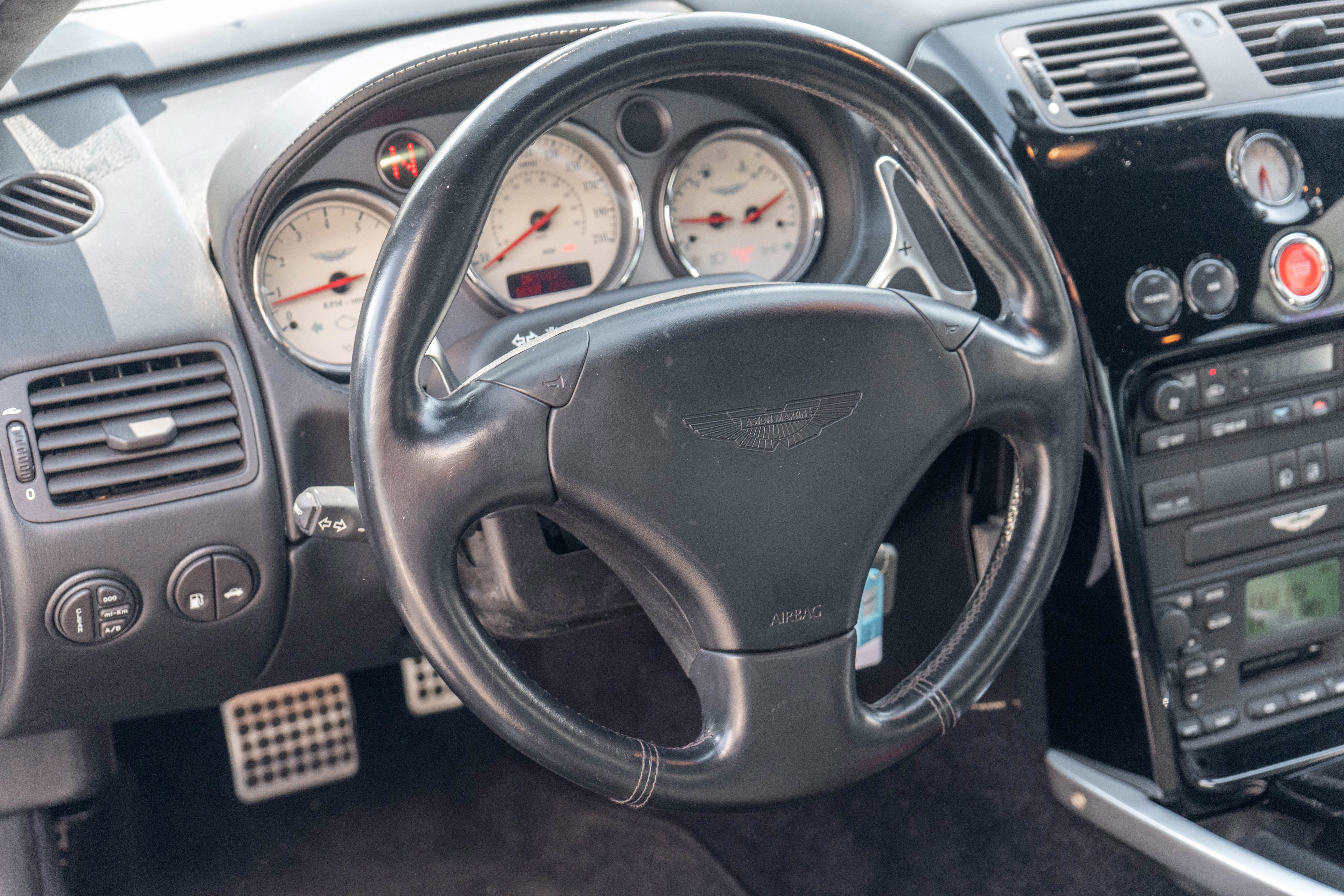 2002 Aston Martin Vanquish 2dr Cpe