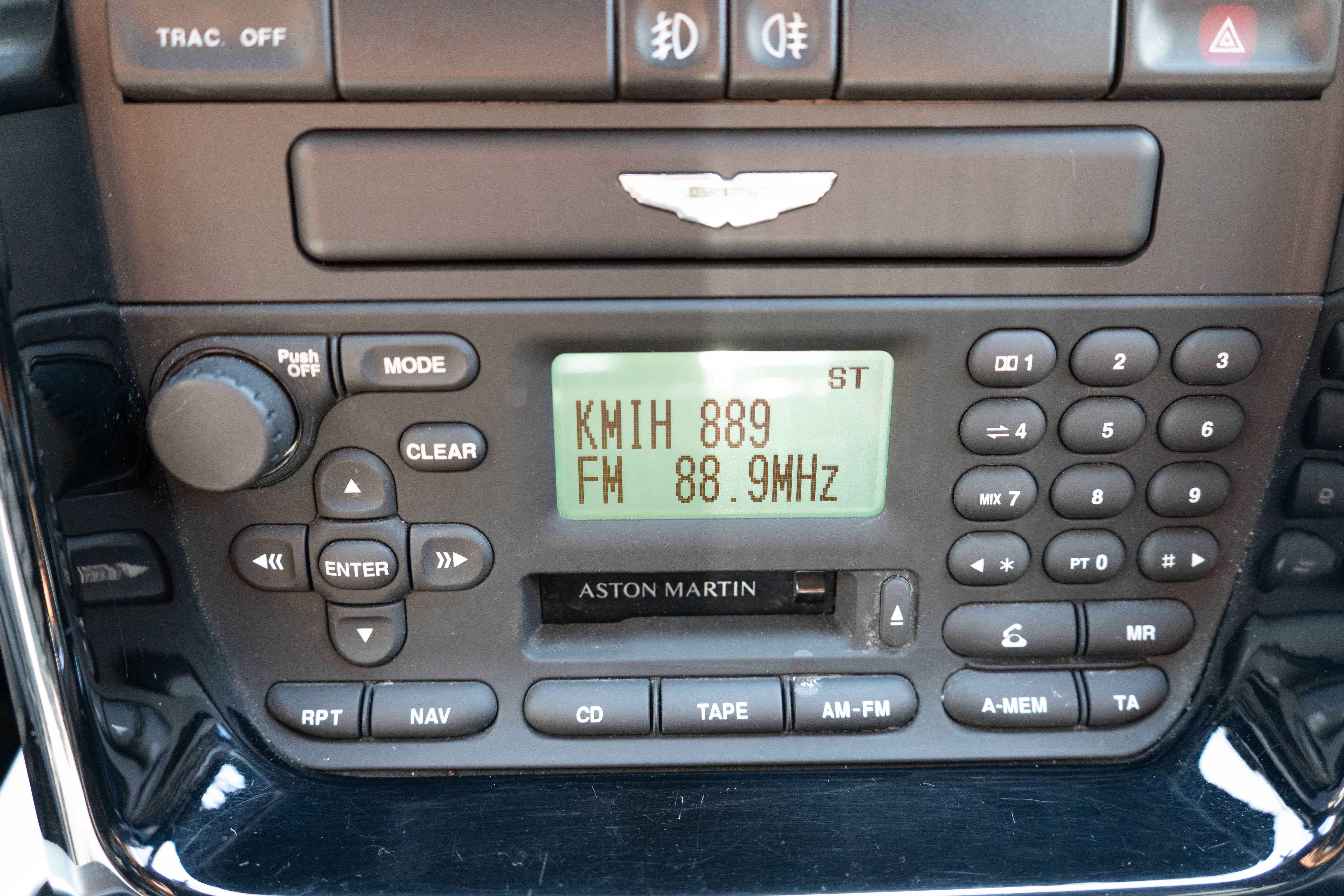 2002 Aston Martin Vanquish 2dr Cpe