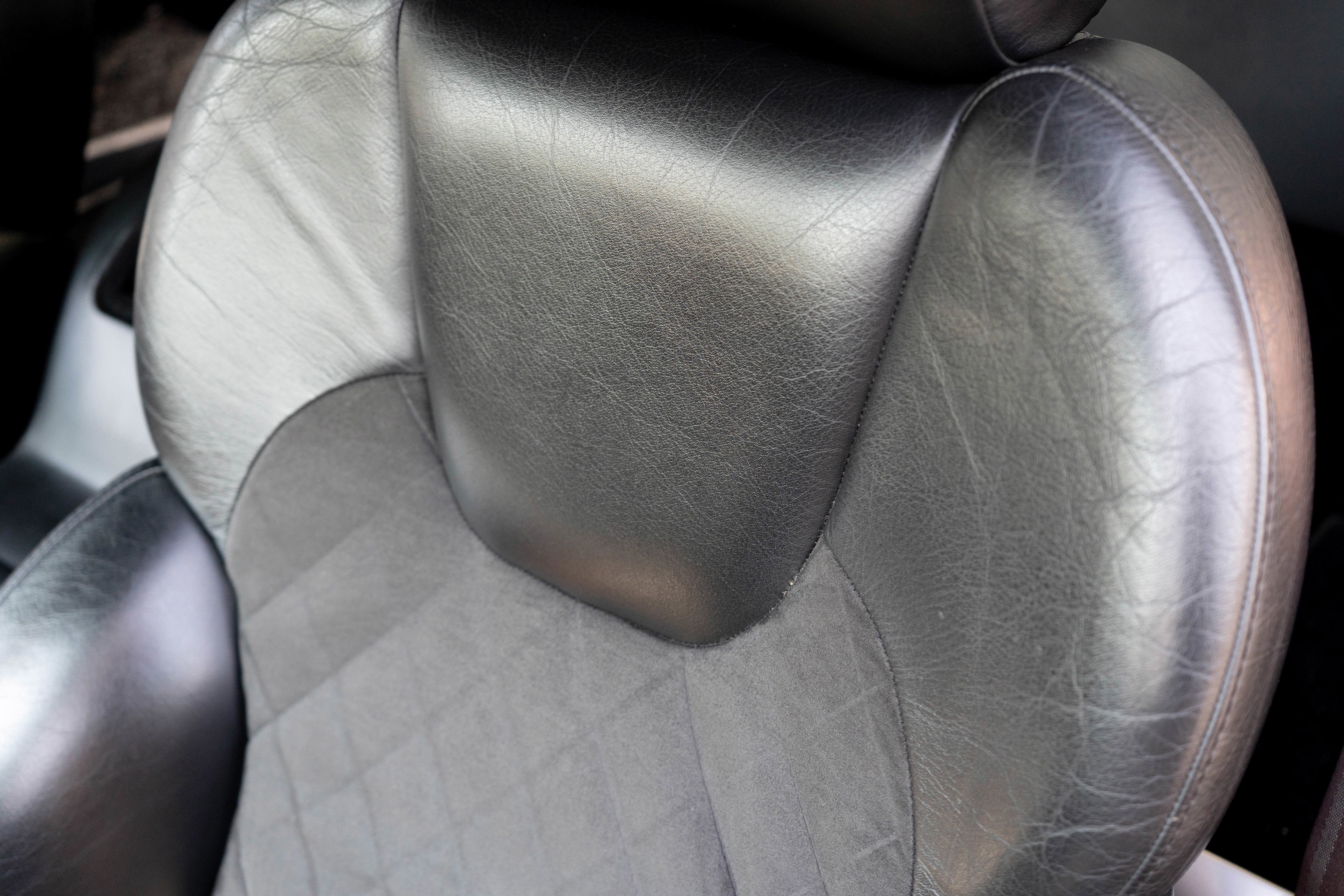 2002 Aston Martin Vanquish 2dr Cpe