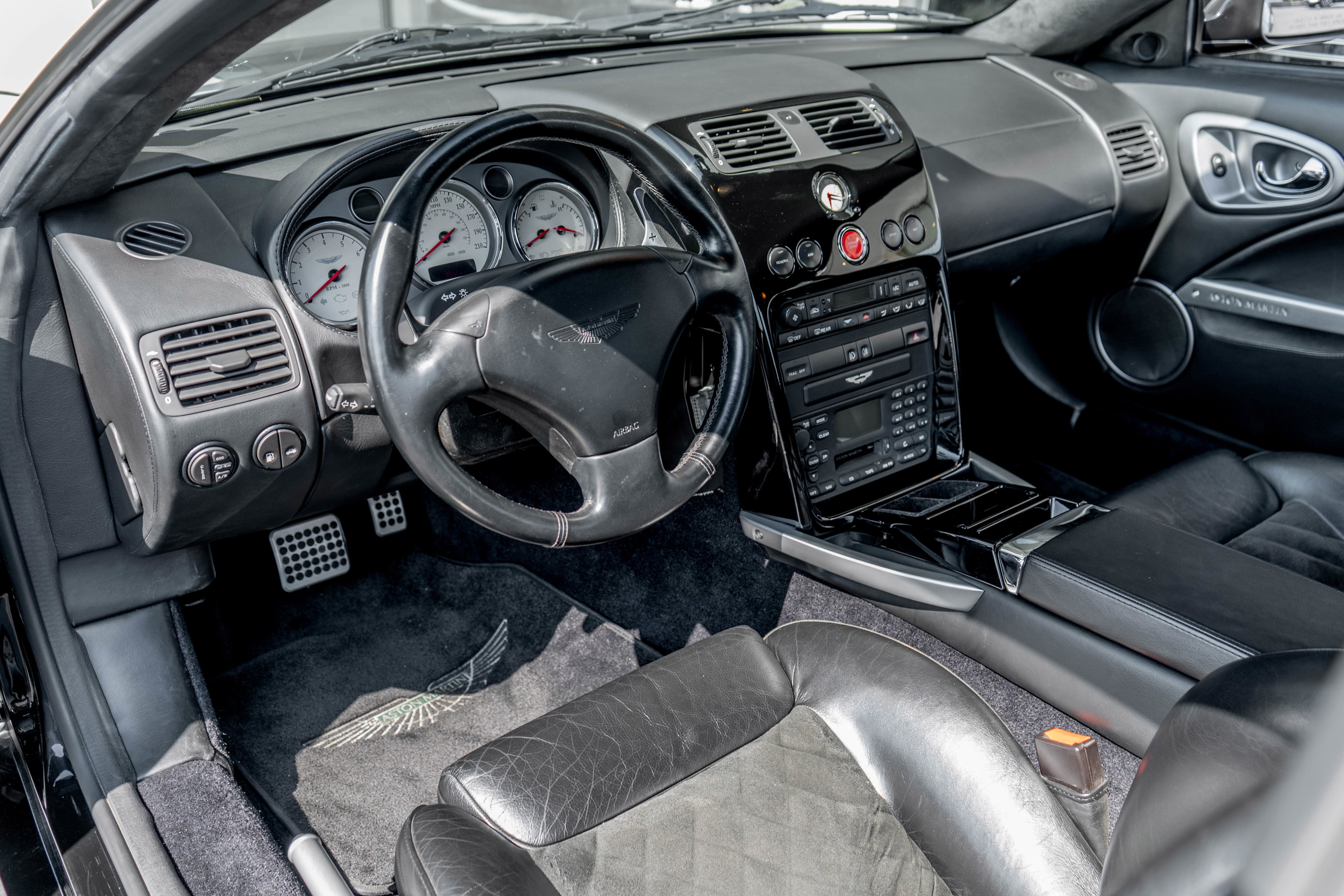 2002 Aston Martin Vanquish 2dr Cpe