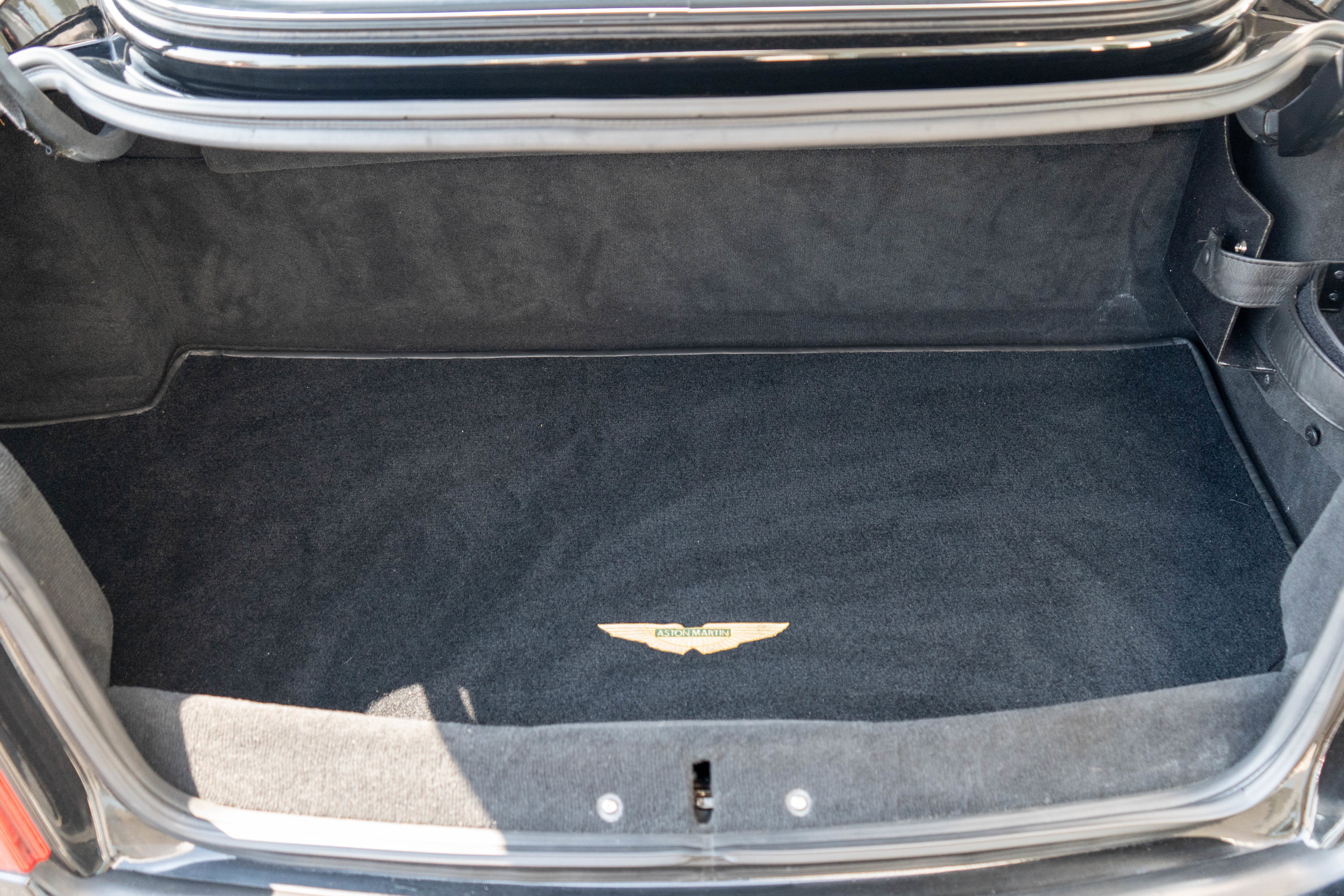 2002 Aston Martin Vanquish 2dr Cpe