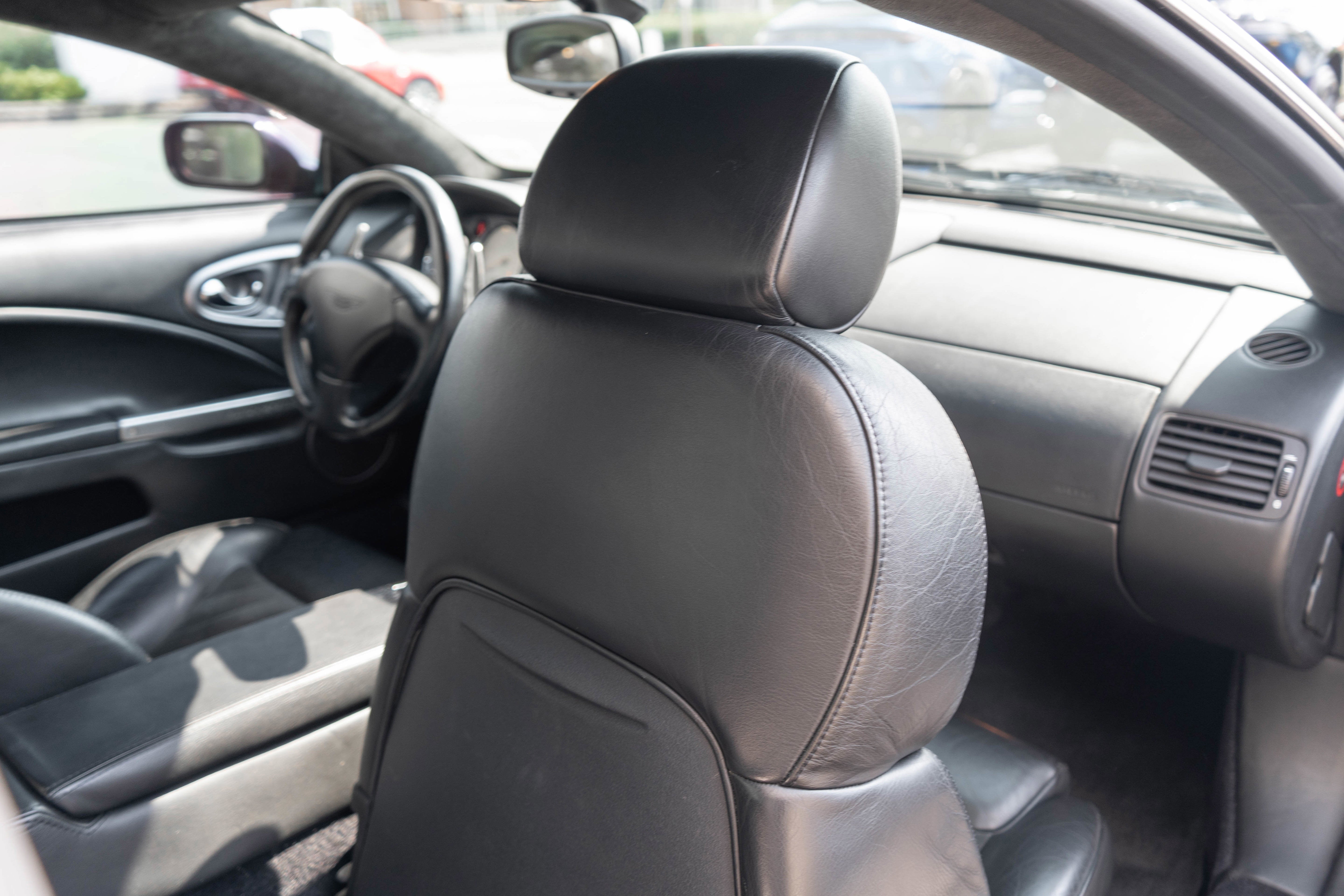 2002 Aston Martin Vanquish 2dr Cpe