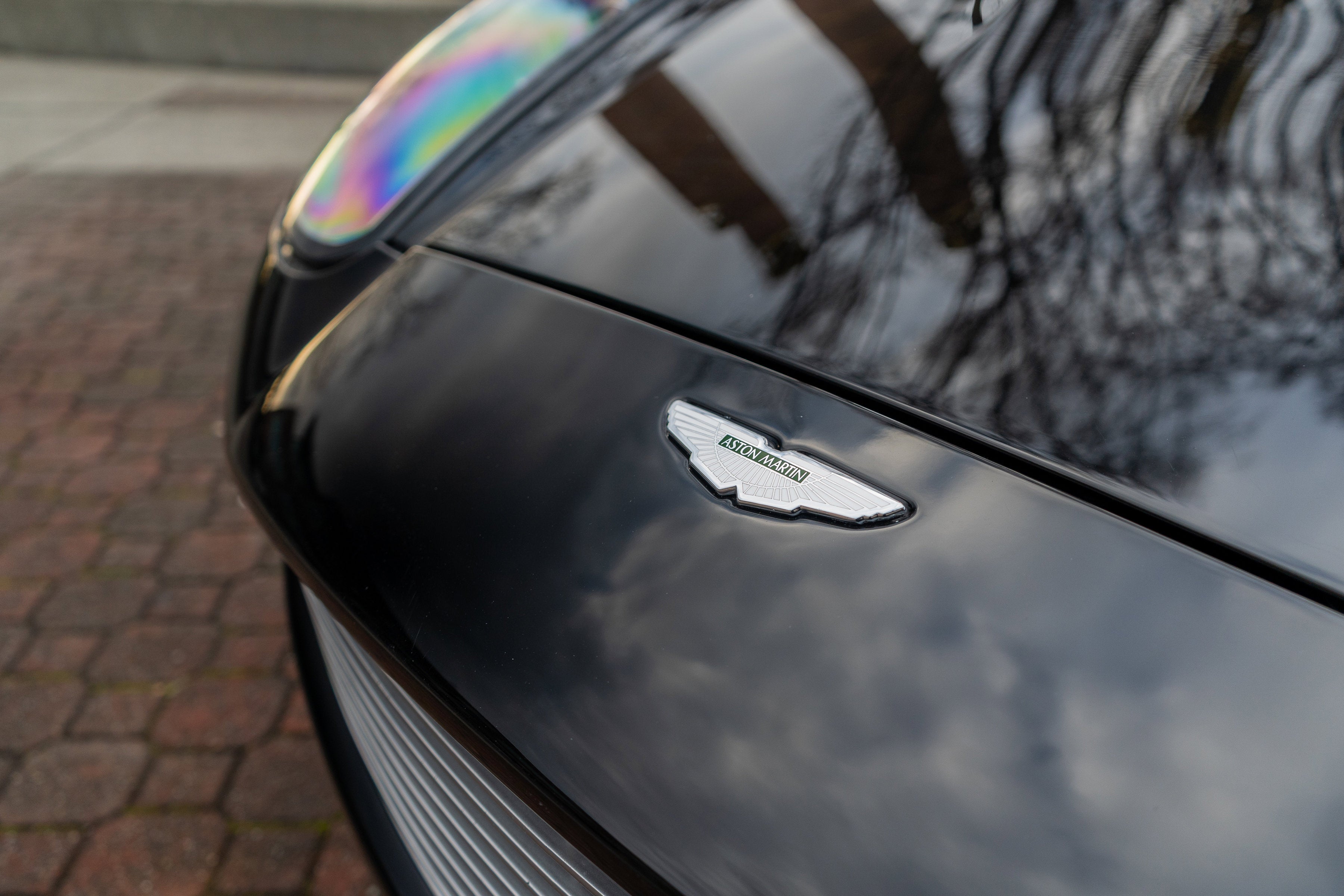 2002 Aston Martin Vanquish 2dr Cpe