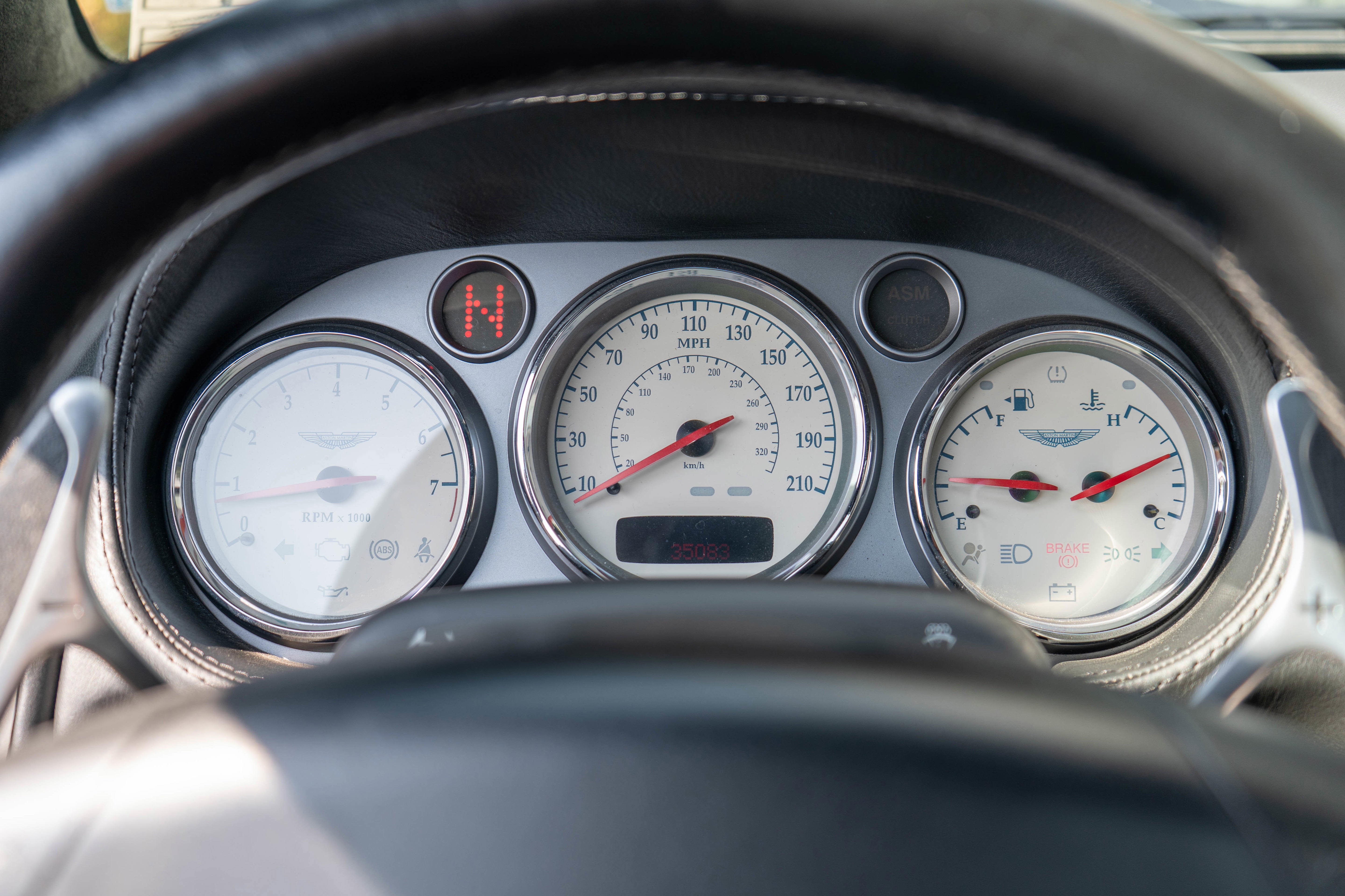 2002 Aston Martin Vanquish 2dr Cpe