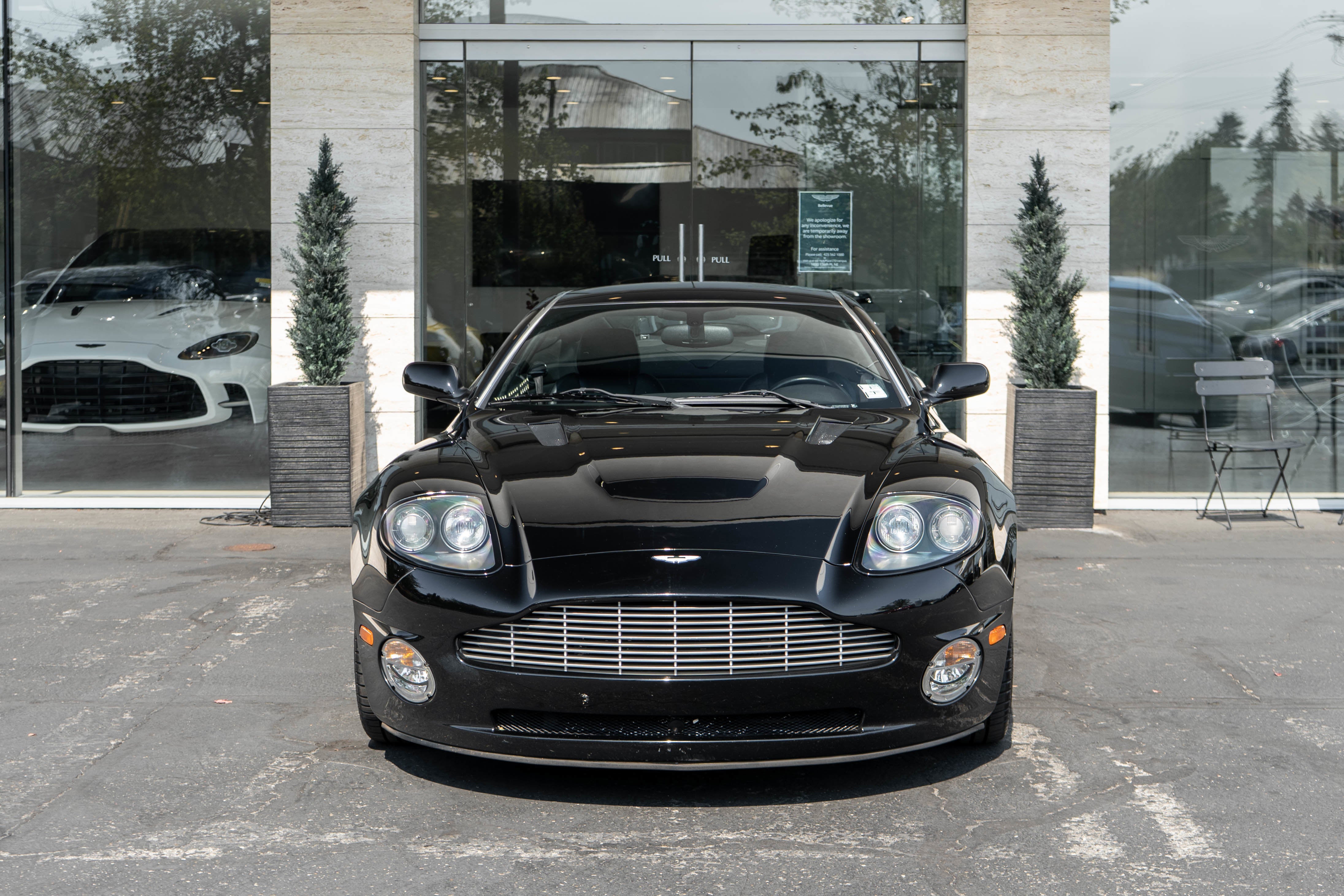 2002 Aston Martin Vanquish 2dr Cpe