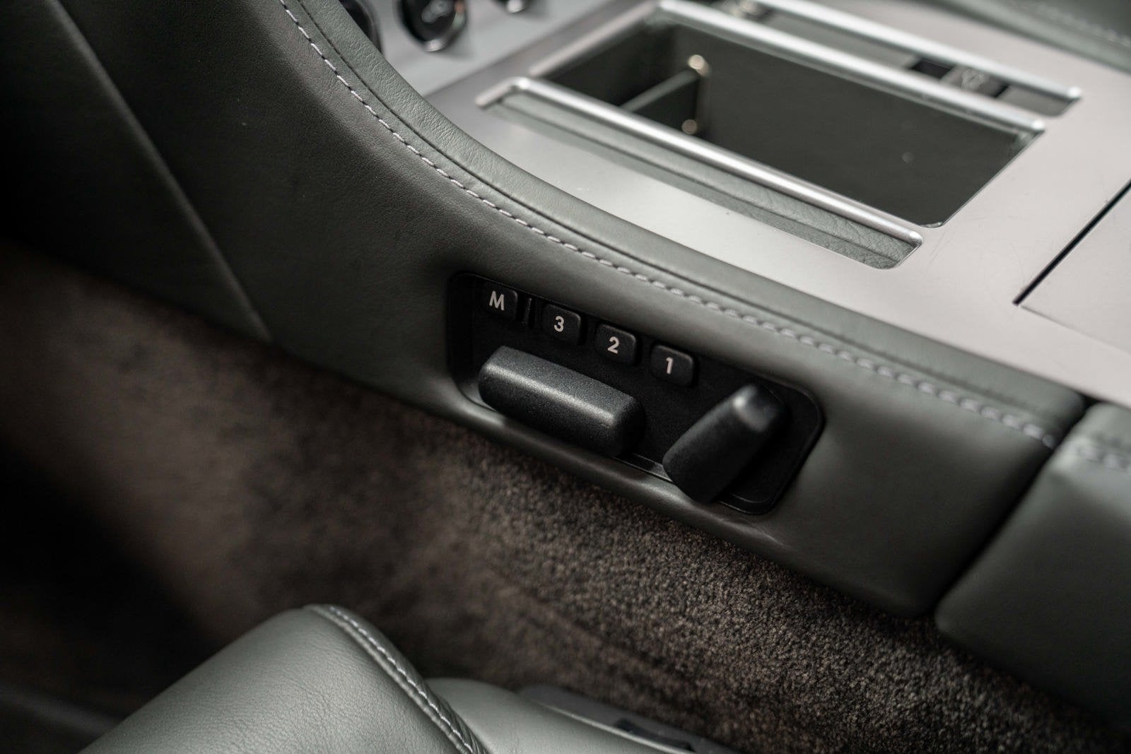 2008 Aston Martin DB9 2dr Cpe Auto