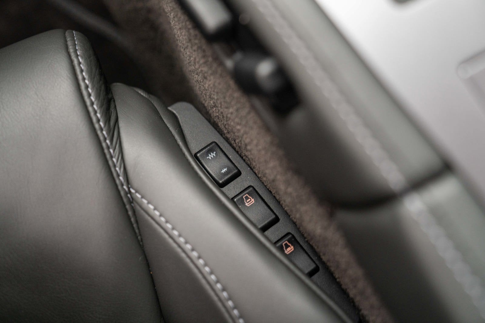 2008 Aston Martin DB9 2dr Cpe Auto