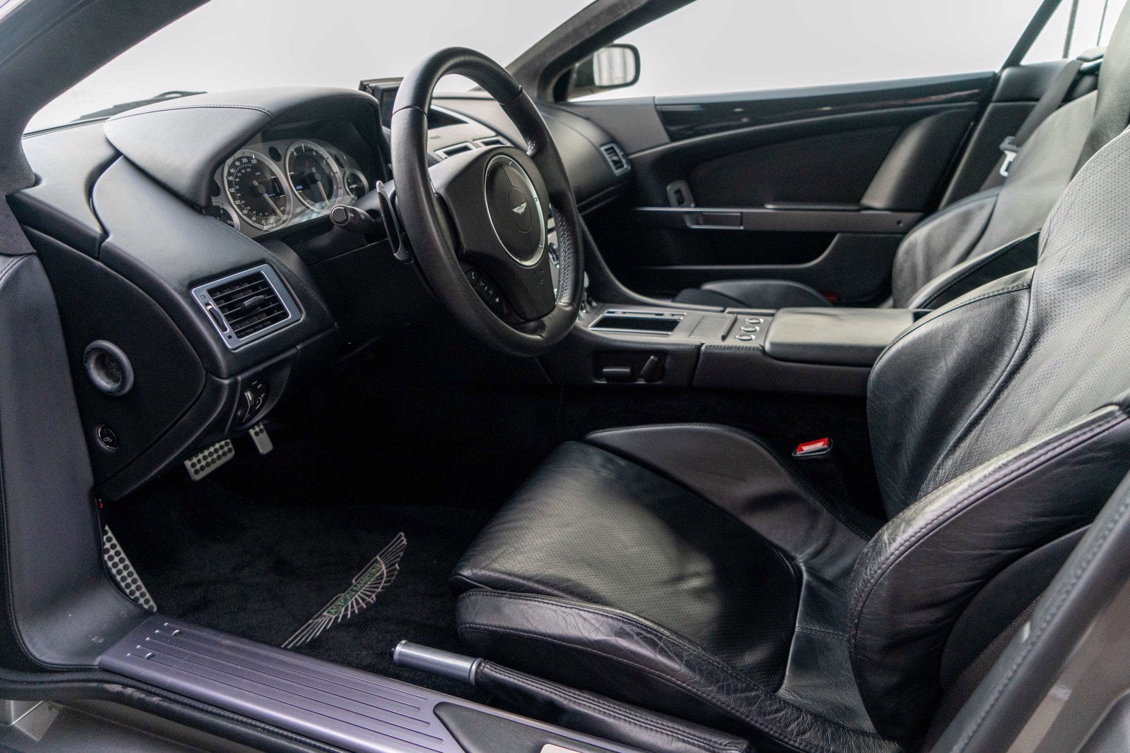 2006 Aston Martin DB9 2dr Cpe Manual