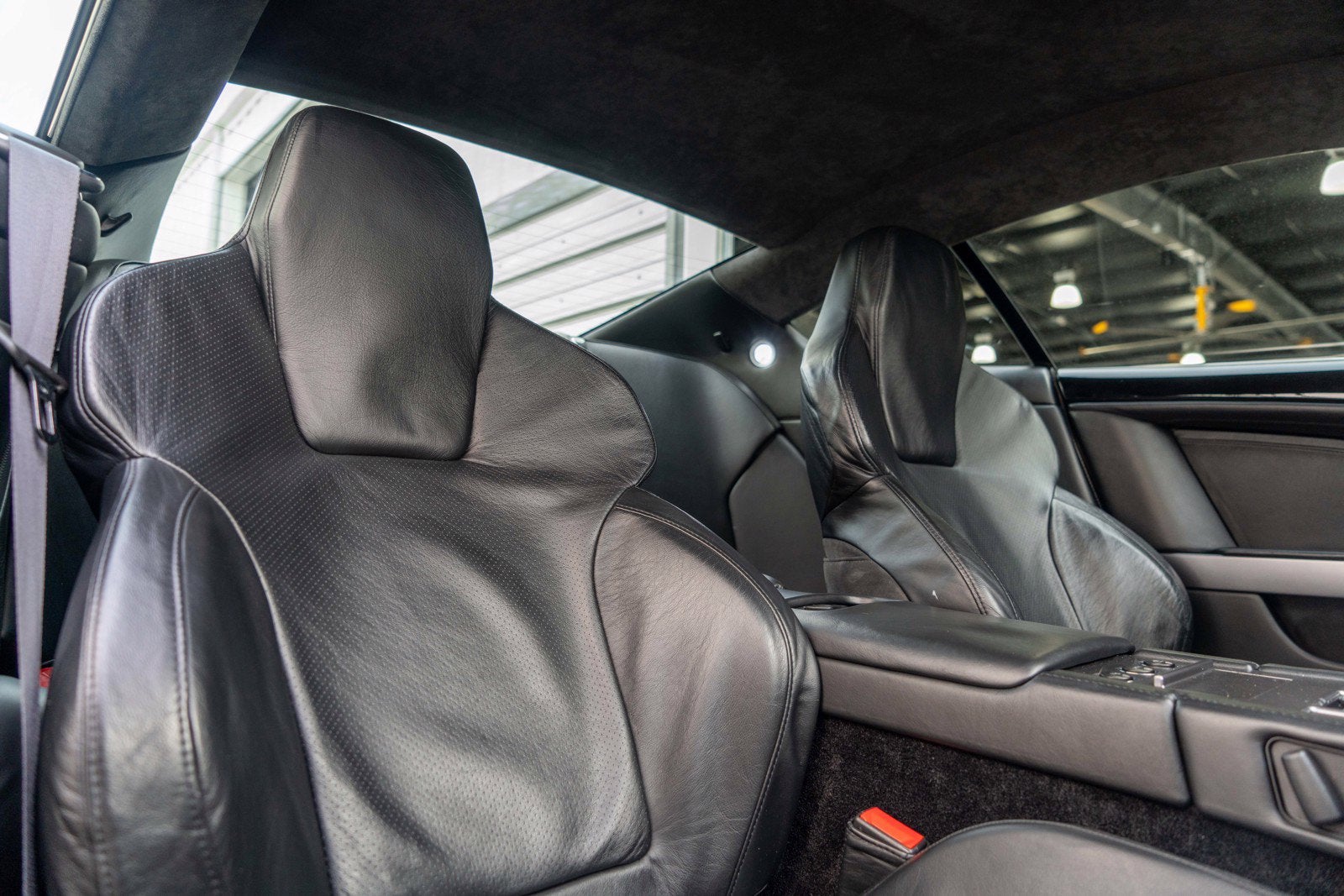 2006 Aston Martin DB9 2dr Cpe Manual