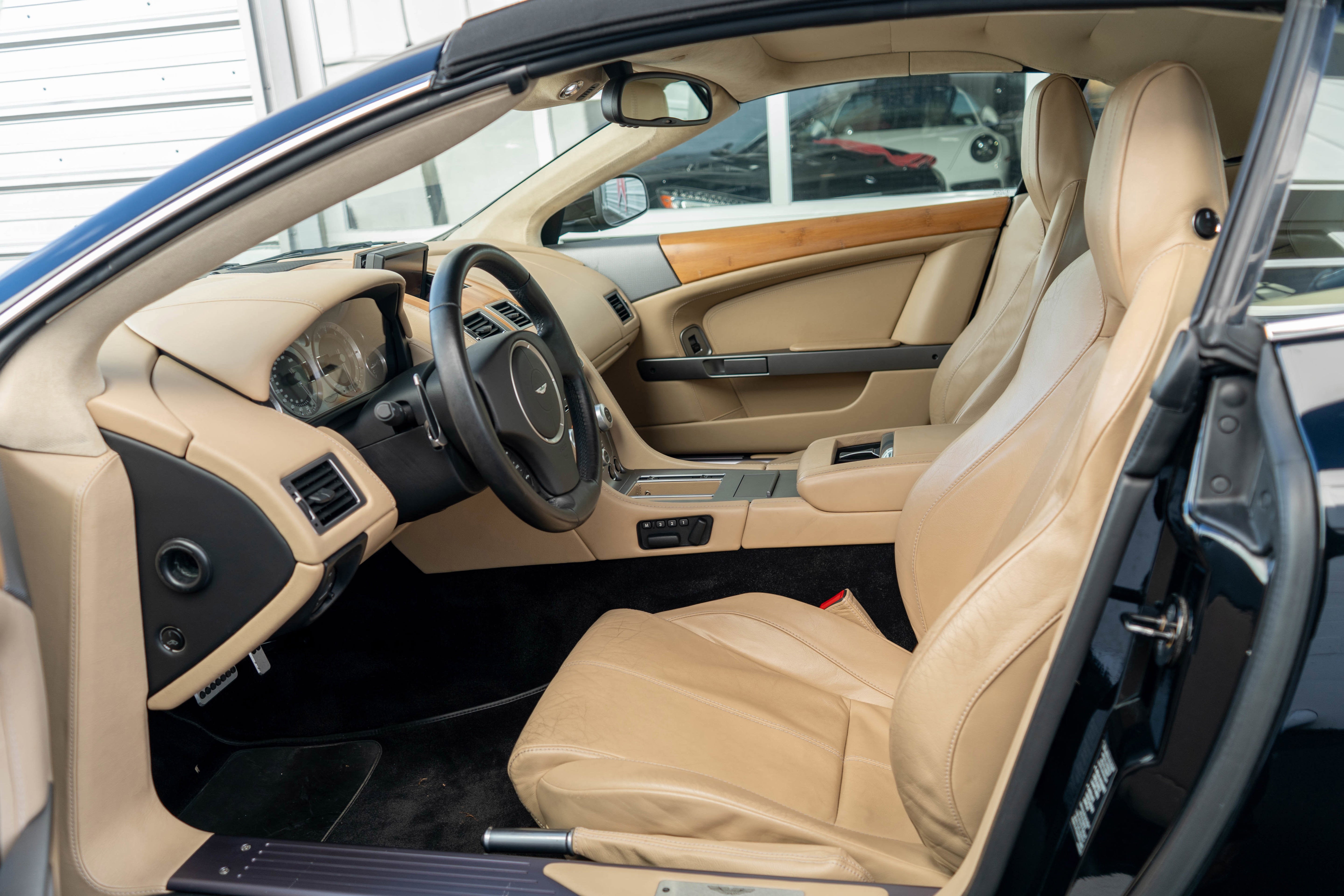 2009 Aston Martin DB9 2dr Volante Auto