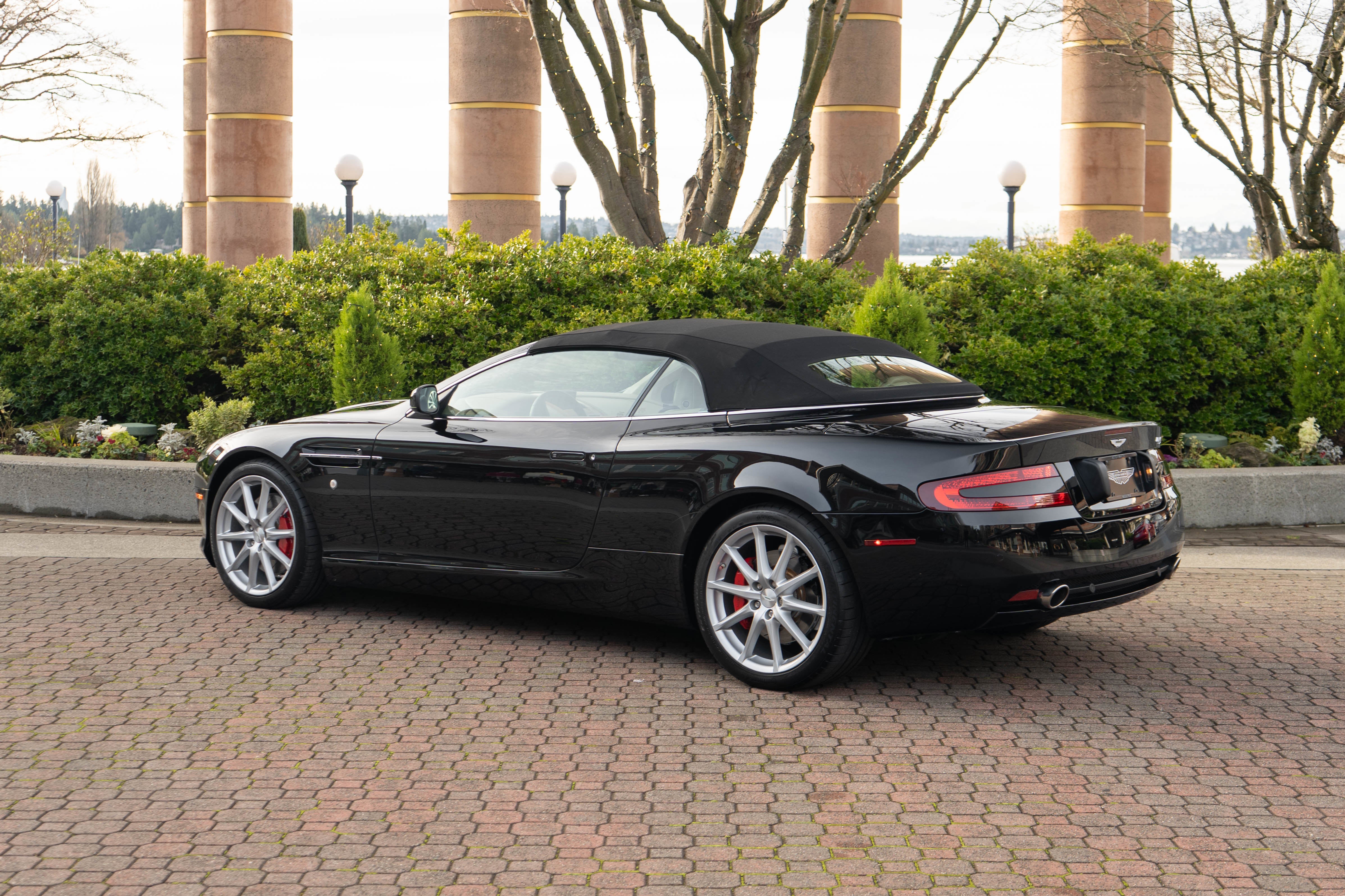 2009 Aston Martin DB9 2dr Volante Auto