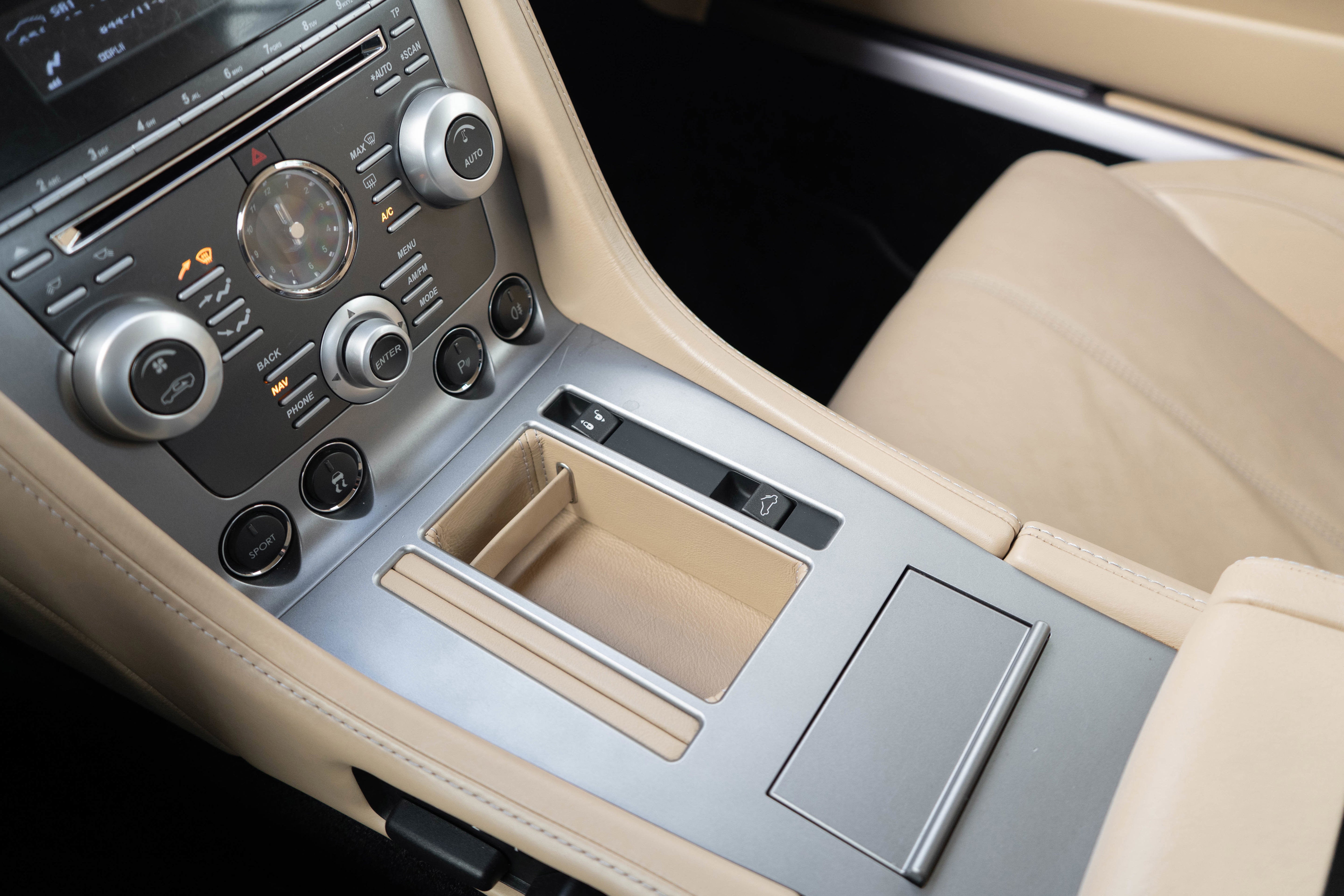 2009 Aston Martin DB9 2dr Volante Auto