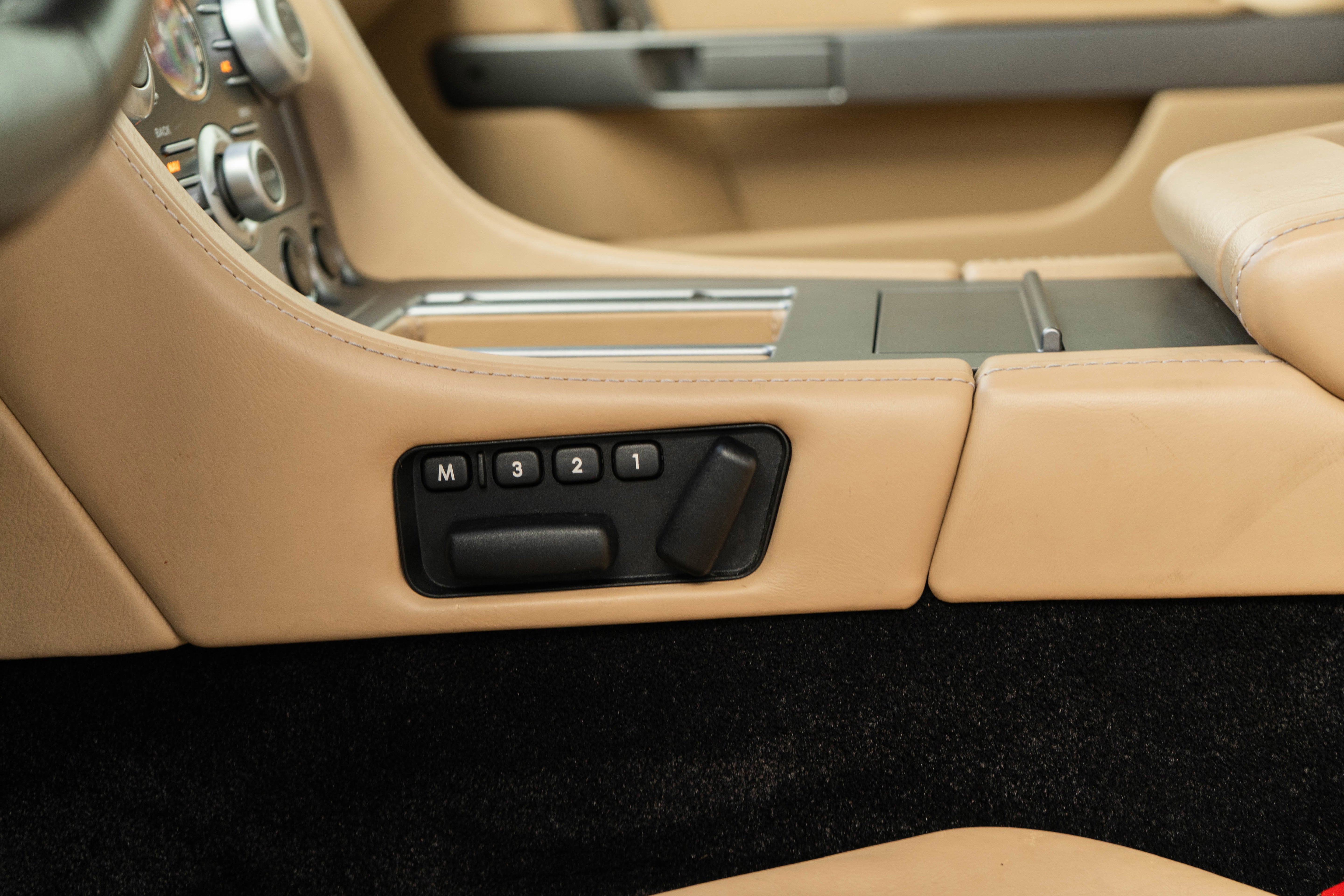 2009 Aston Martin DB9 2dr Volante Auto