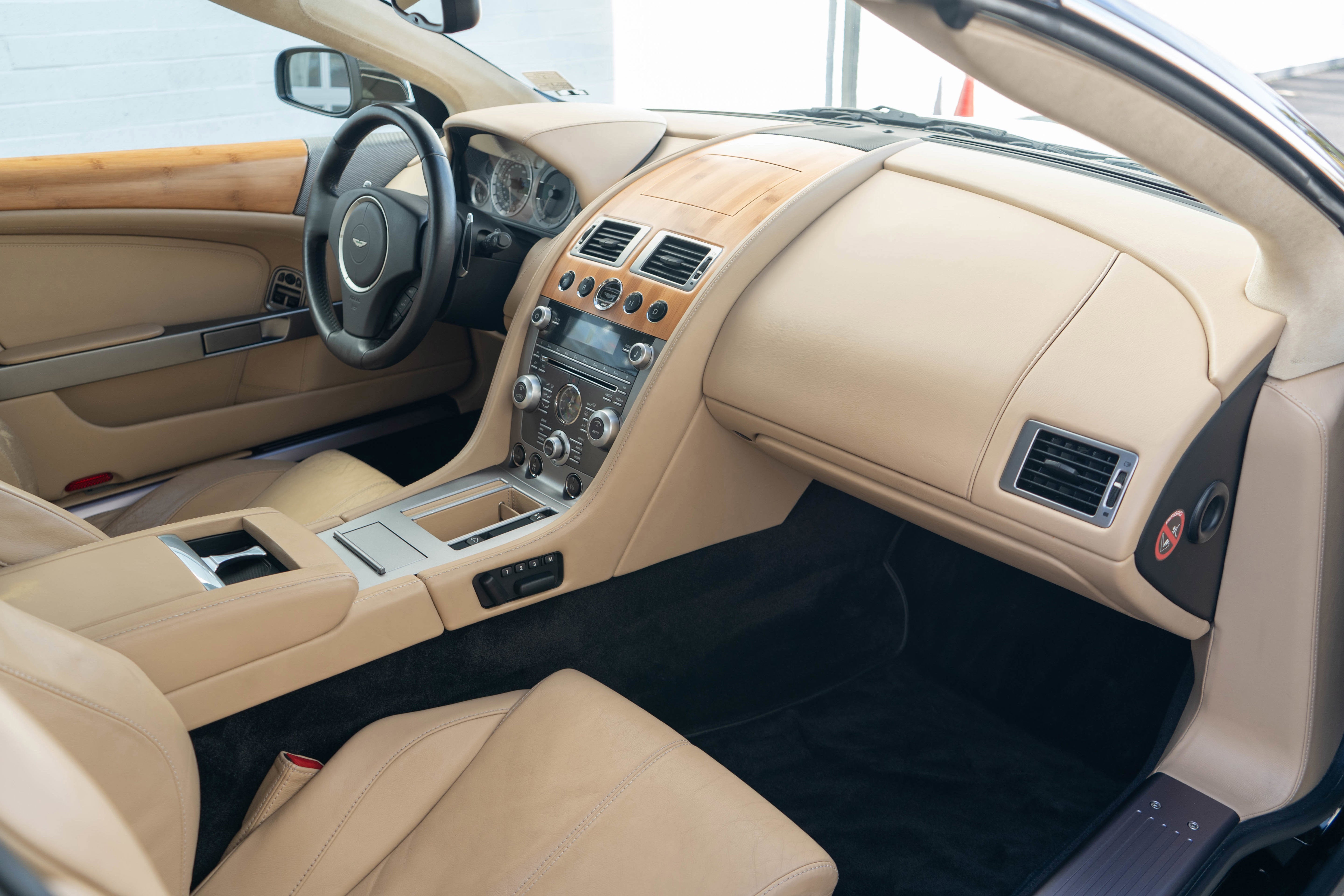 2009 Aston Martin DB9 2dr Volante Auto
