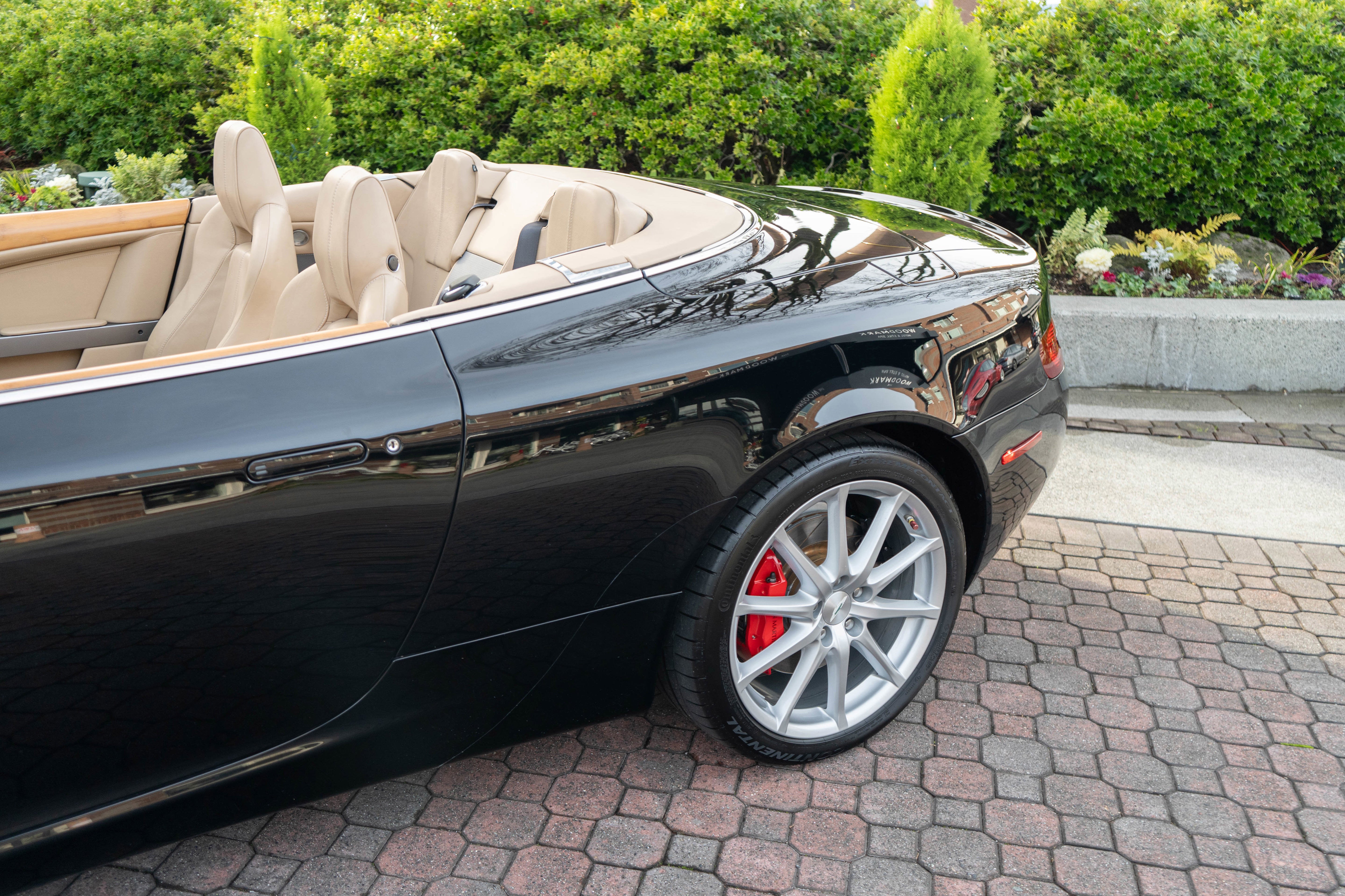 2009 Aston Martin DB9 2dr Volante Auto