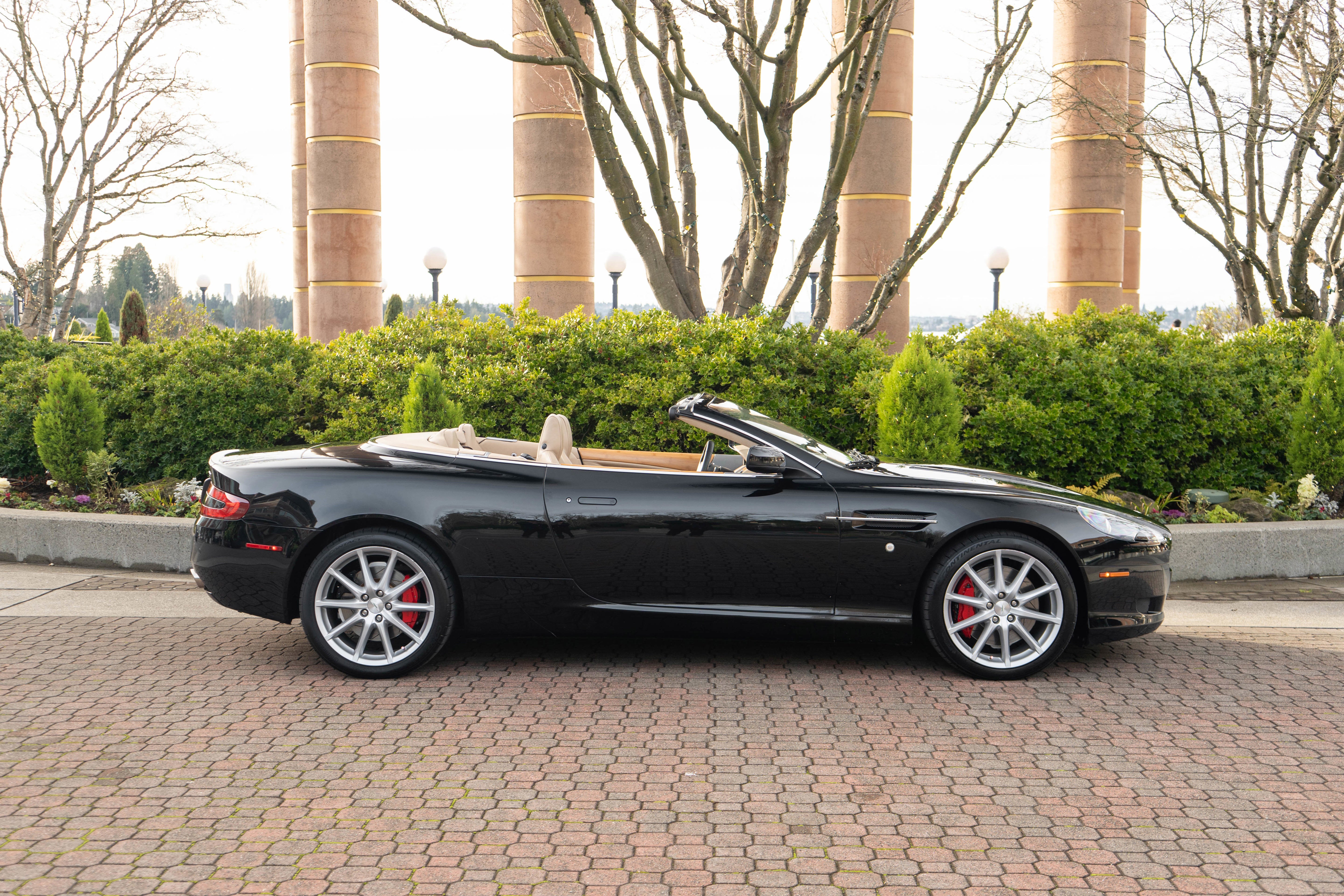 2009 Aston Martin DB9 2dr Volante Auto