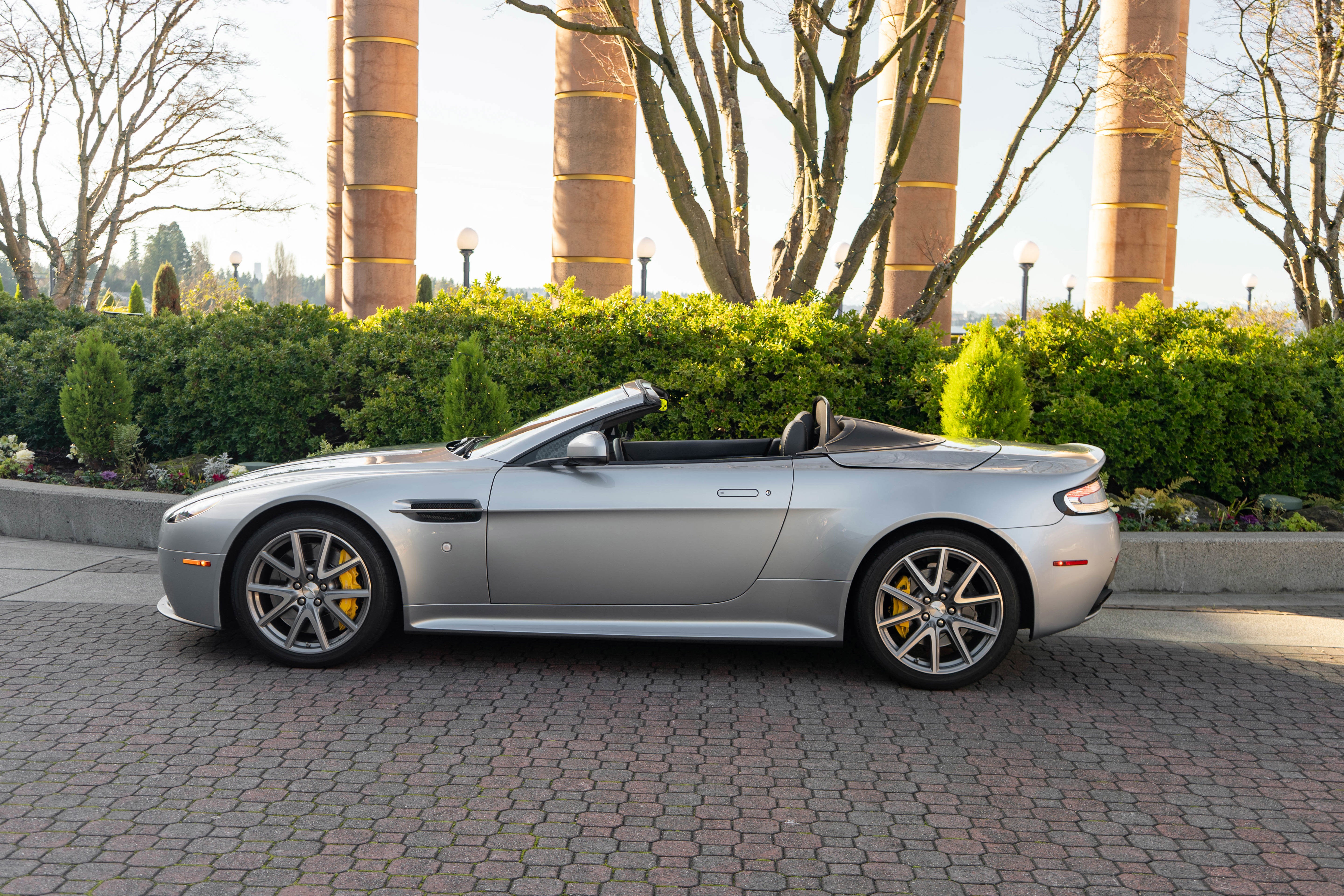 2015 Aston Martin V8 Vantage Roadster GT