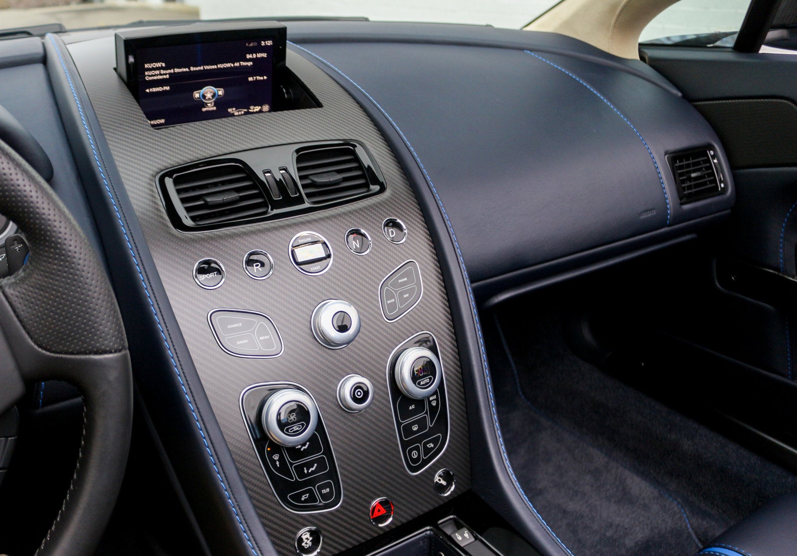 2017 Aston Martin V12 Vantage S Roadster