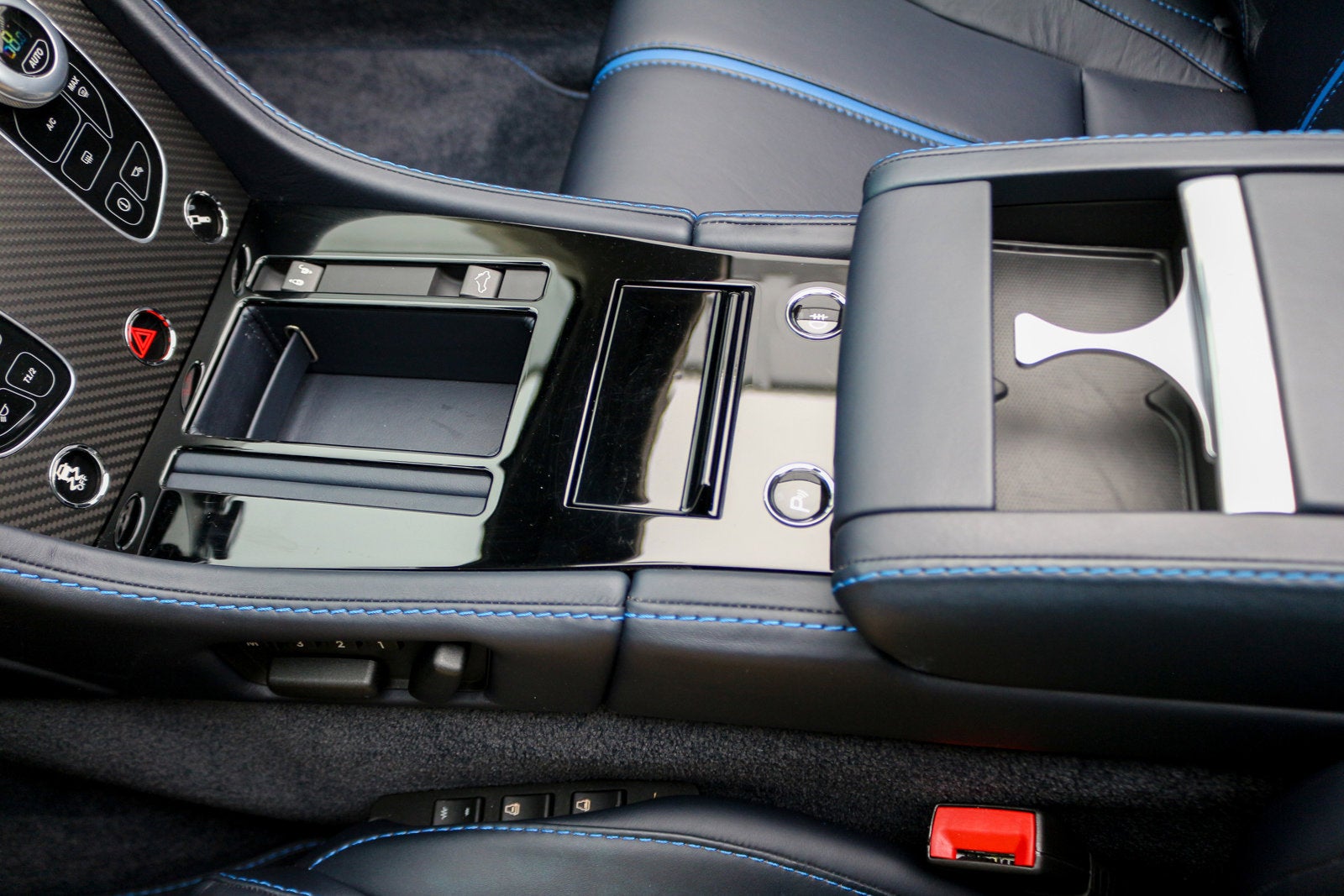 2017 Aston Martin V12 Vantage S Roadster