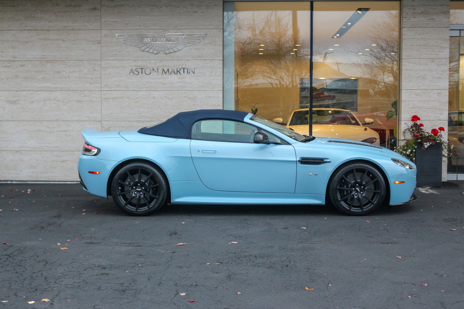 2017 Aston Martin V12 Vantage S Roadster