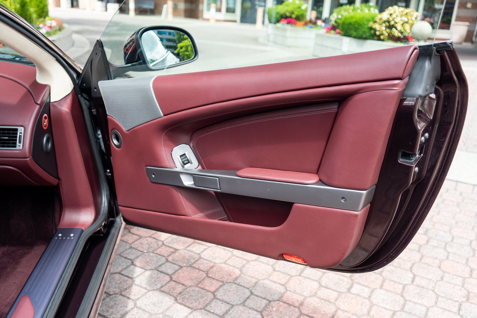 2011 Aston Martin DB9 Coupe