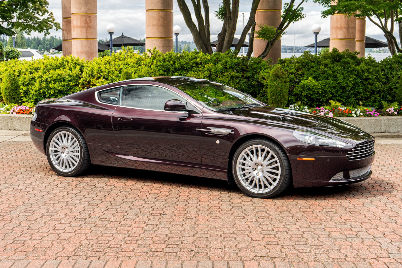 2011 Aston Martin DB9 Coupe