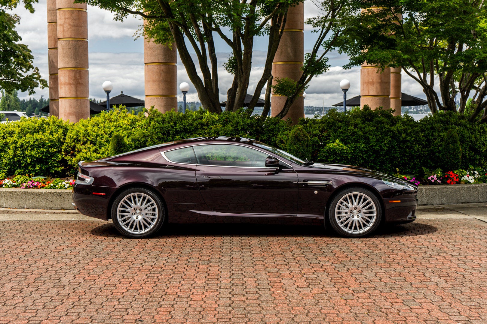 2011 Aston Martin DB9 Coupe