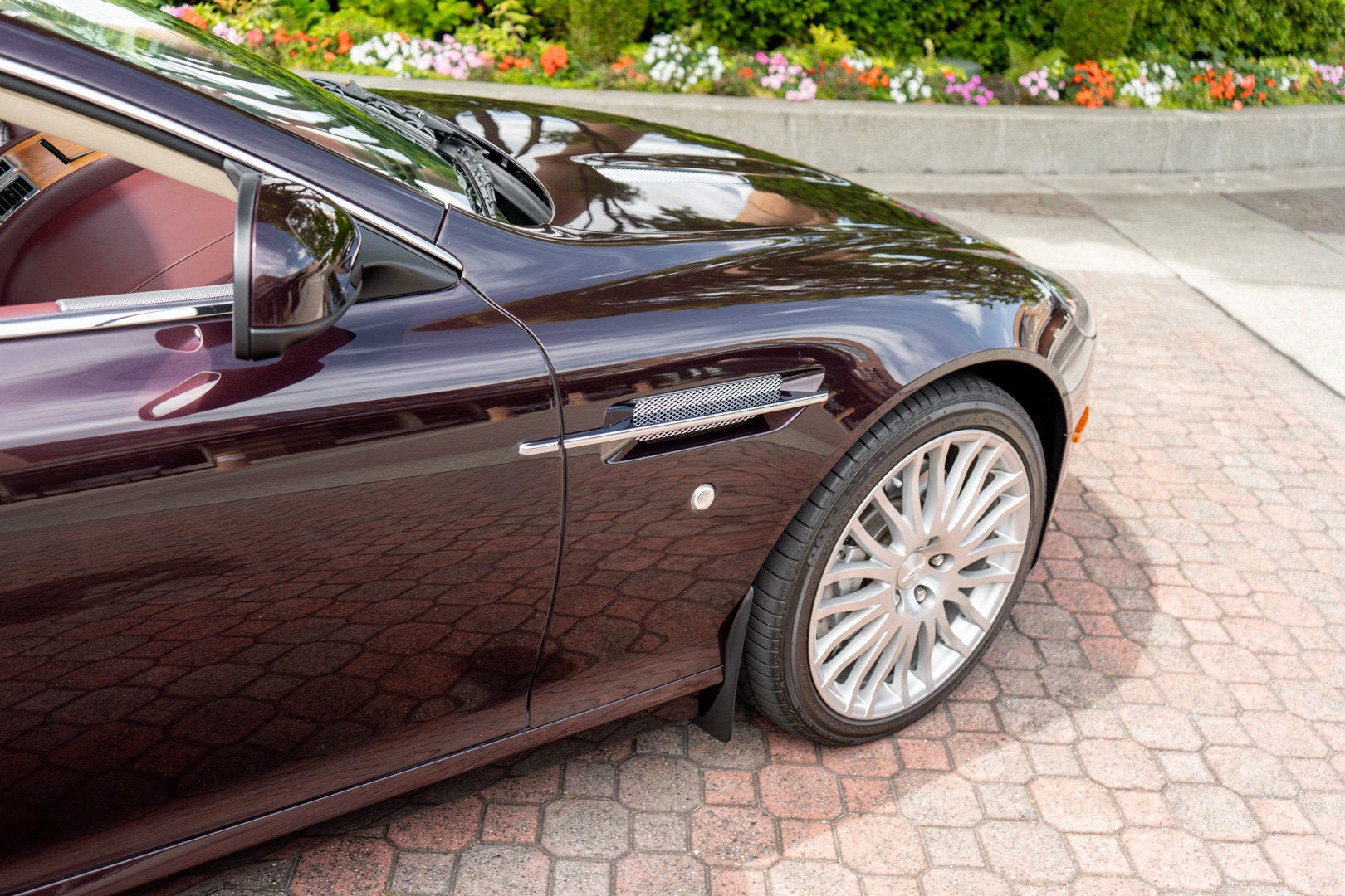 2011 Aston Martin DB9 Coupe