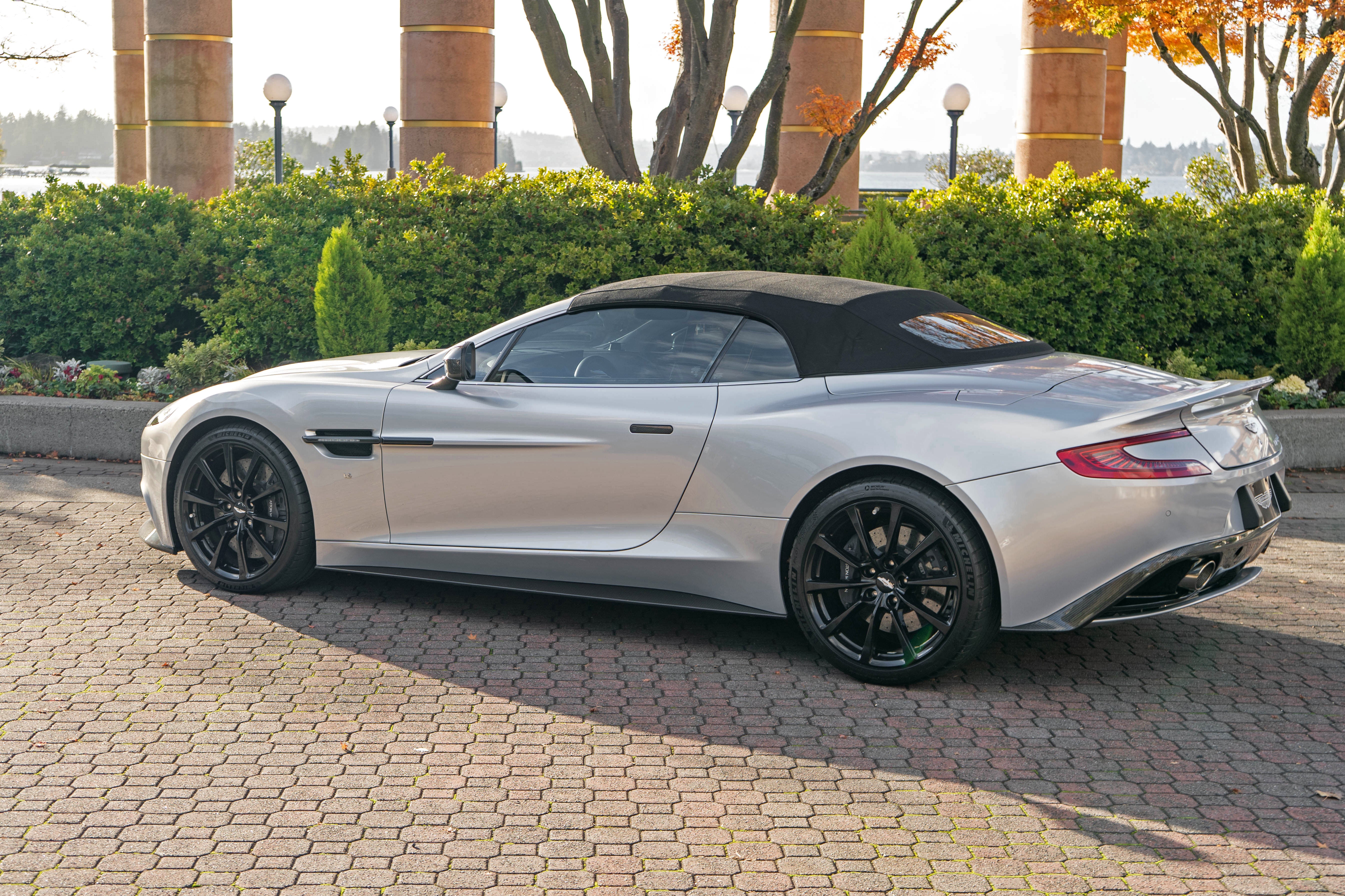 2016 Aston Martin Vanquish 2dr Volante