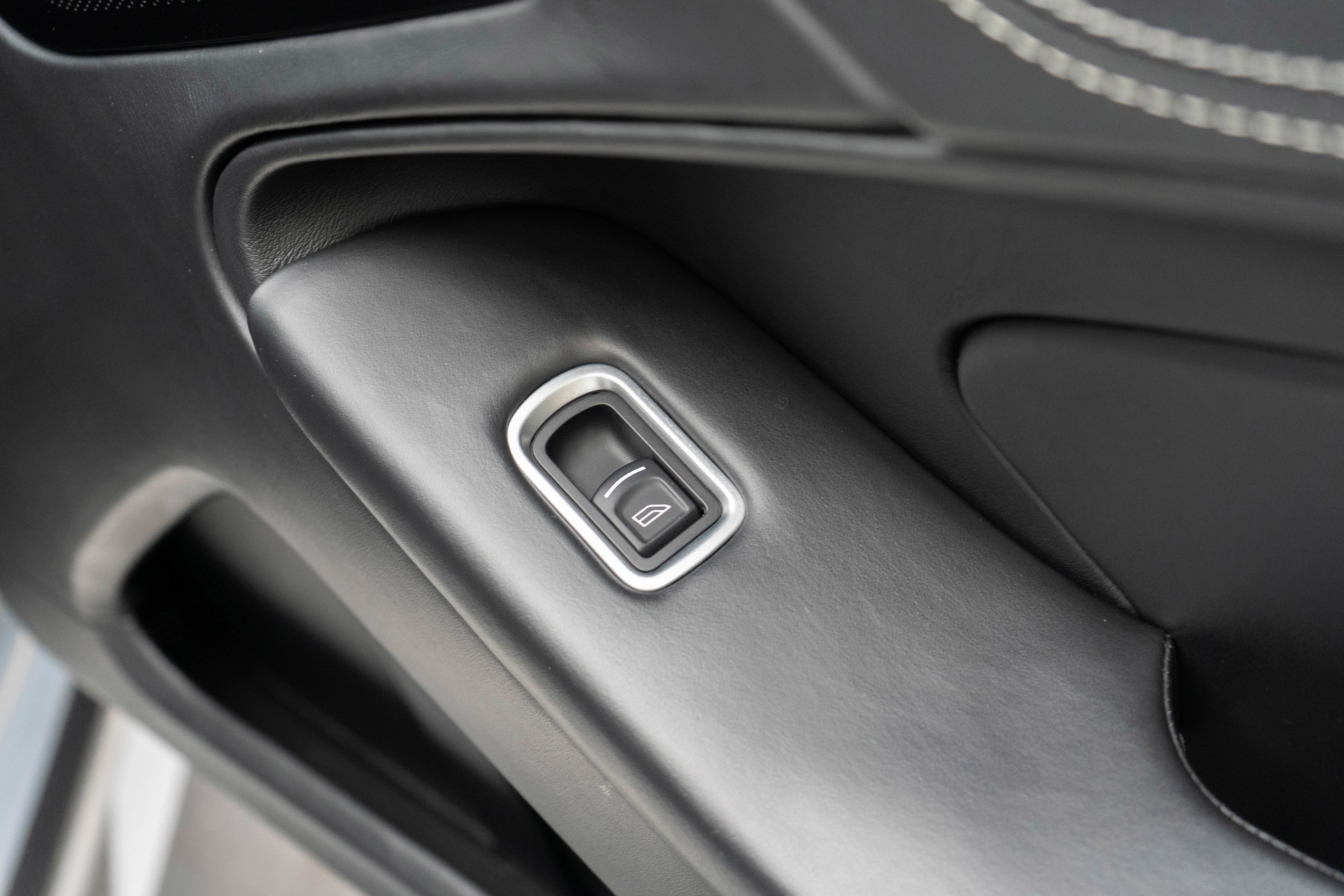 2016 Aston Martin Vanquish 2dr Volante