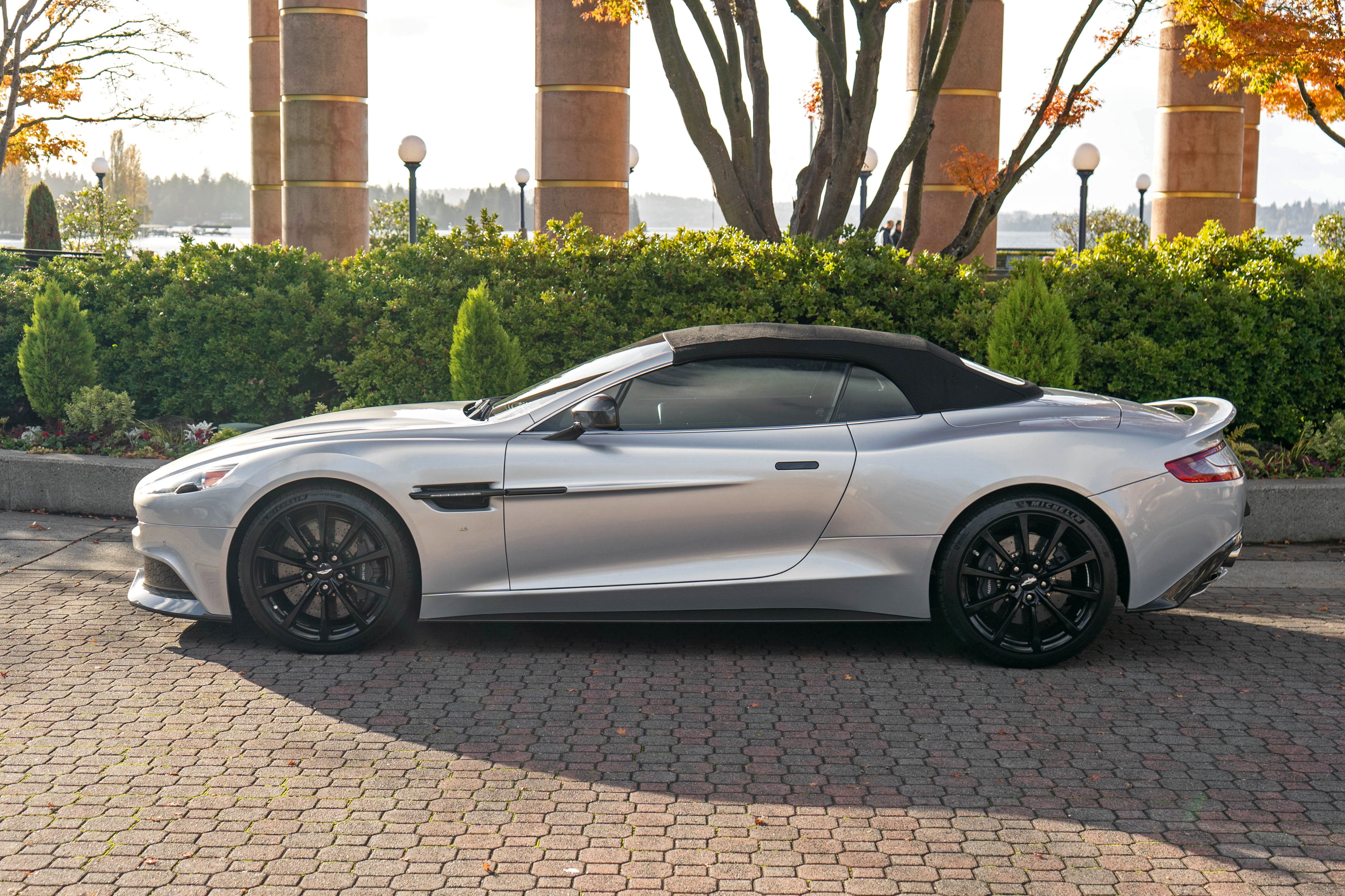 2016 Aston Martin Vanquish 2dr Volante