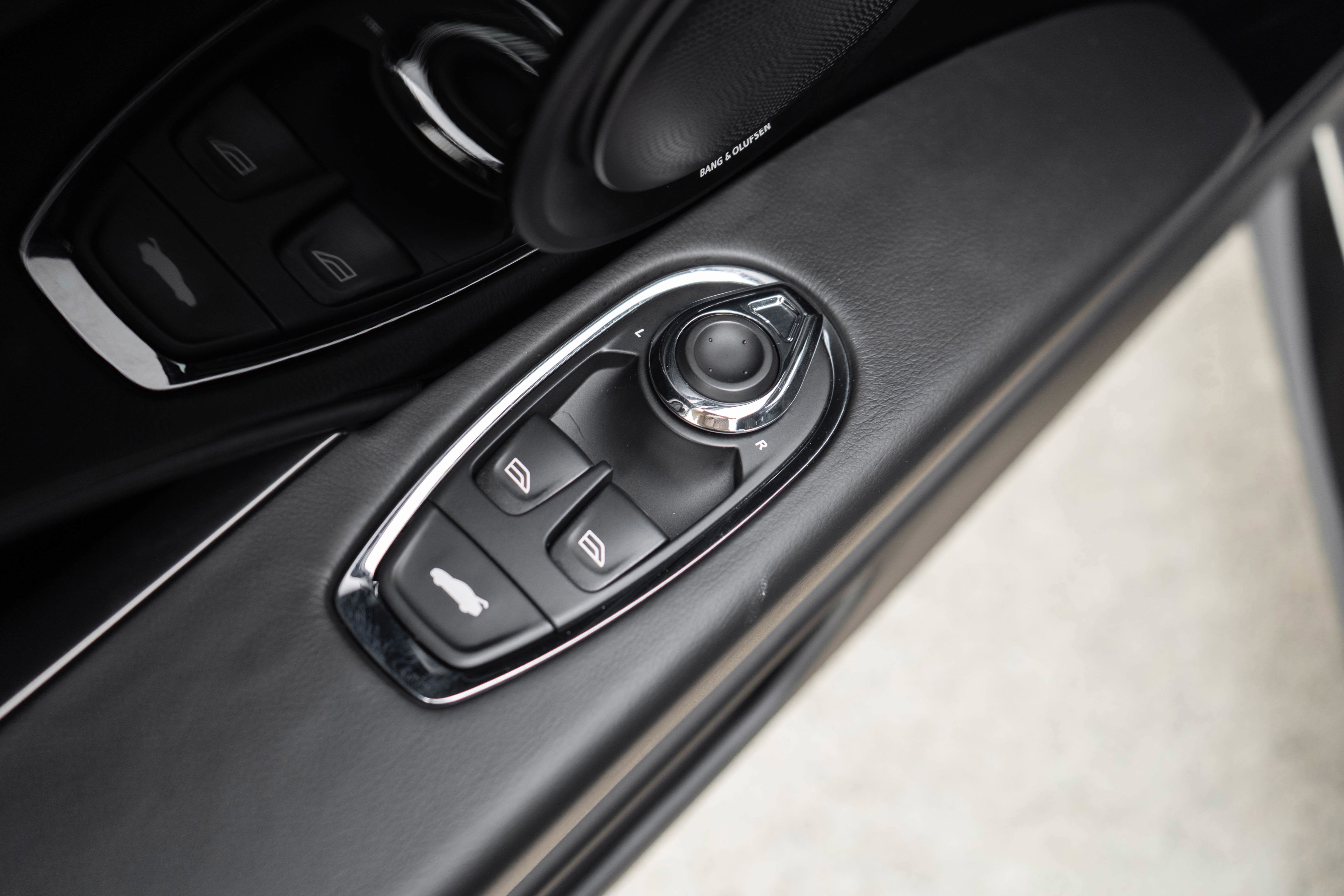 2021 Aston Martin DB11 V8