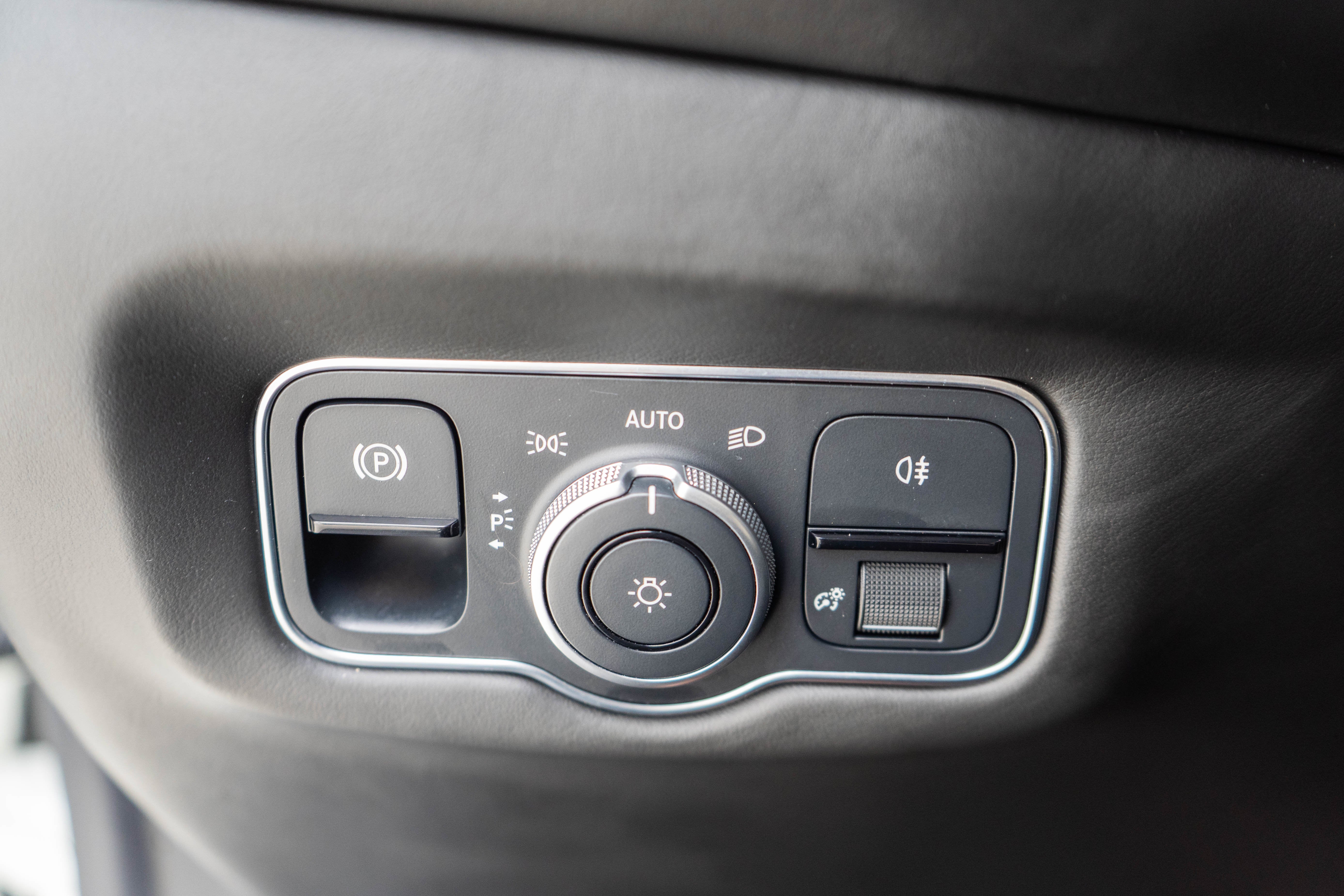 2021 Aston Martin DB11 V8