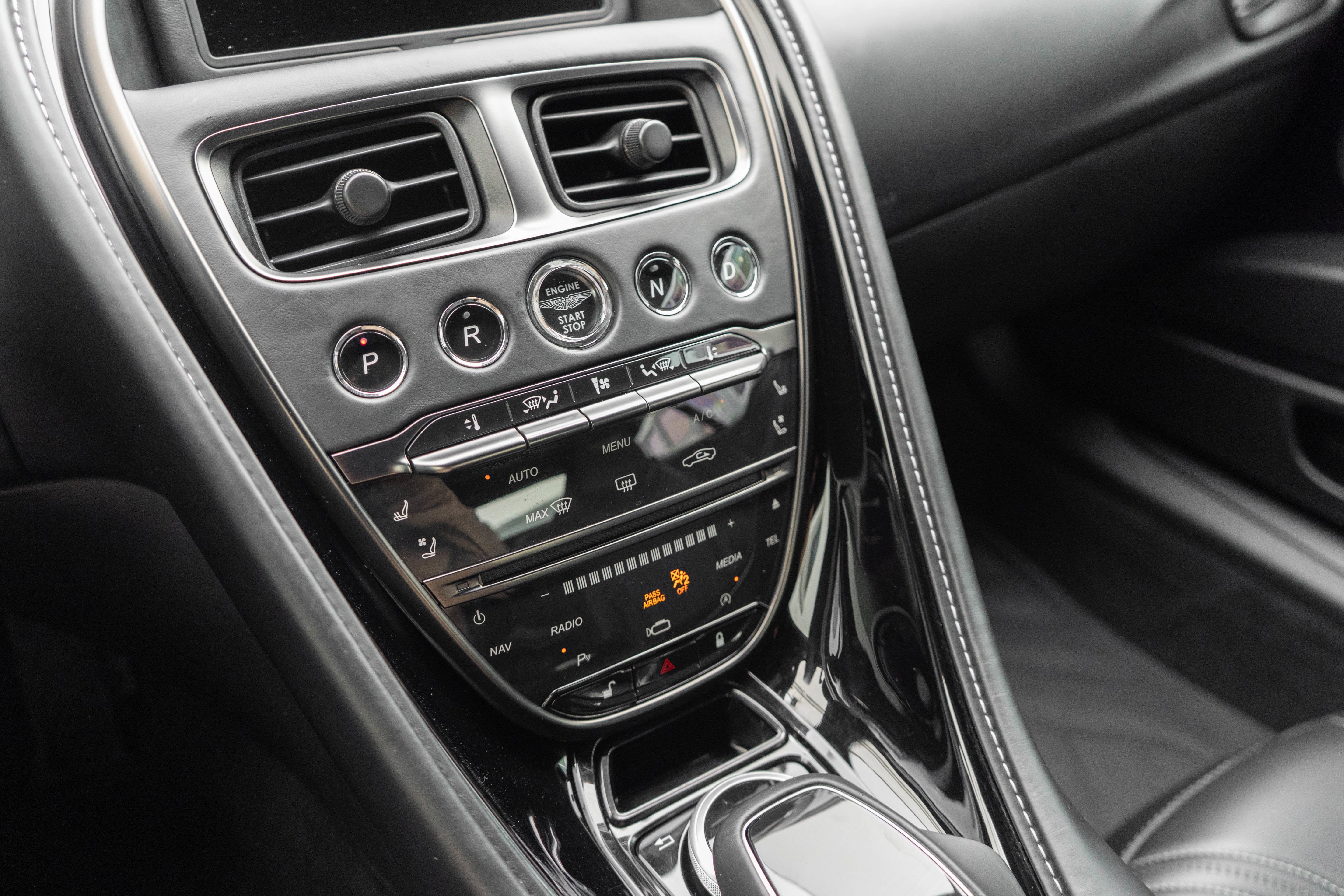 2021 Aston Martin DB11 V8