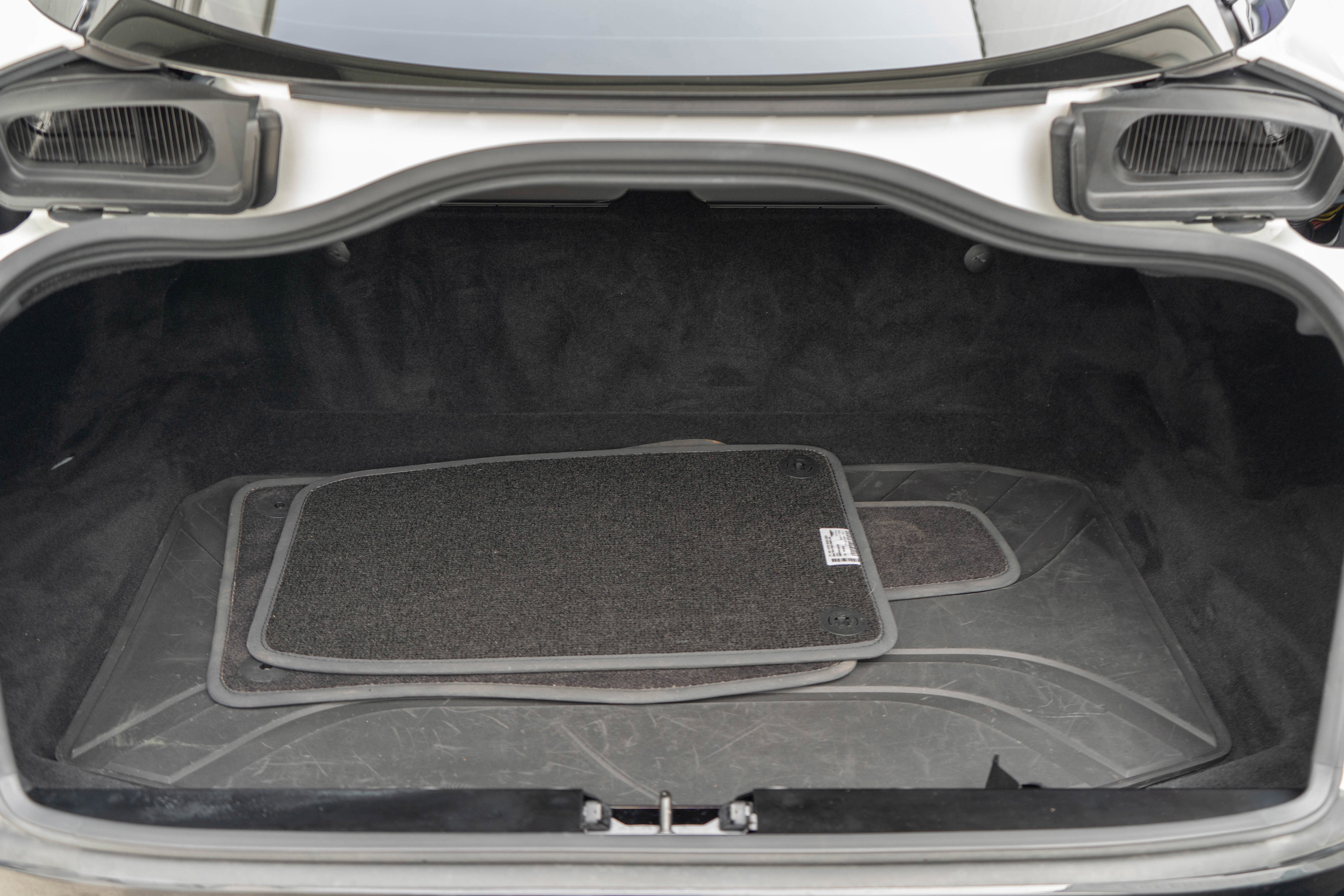 2021 Aston Martin DB11 V8