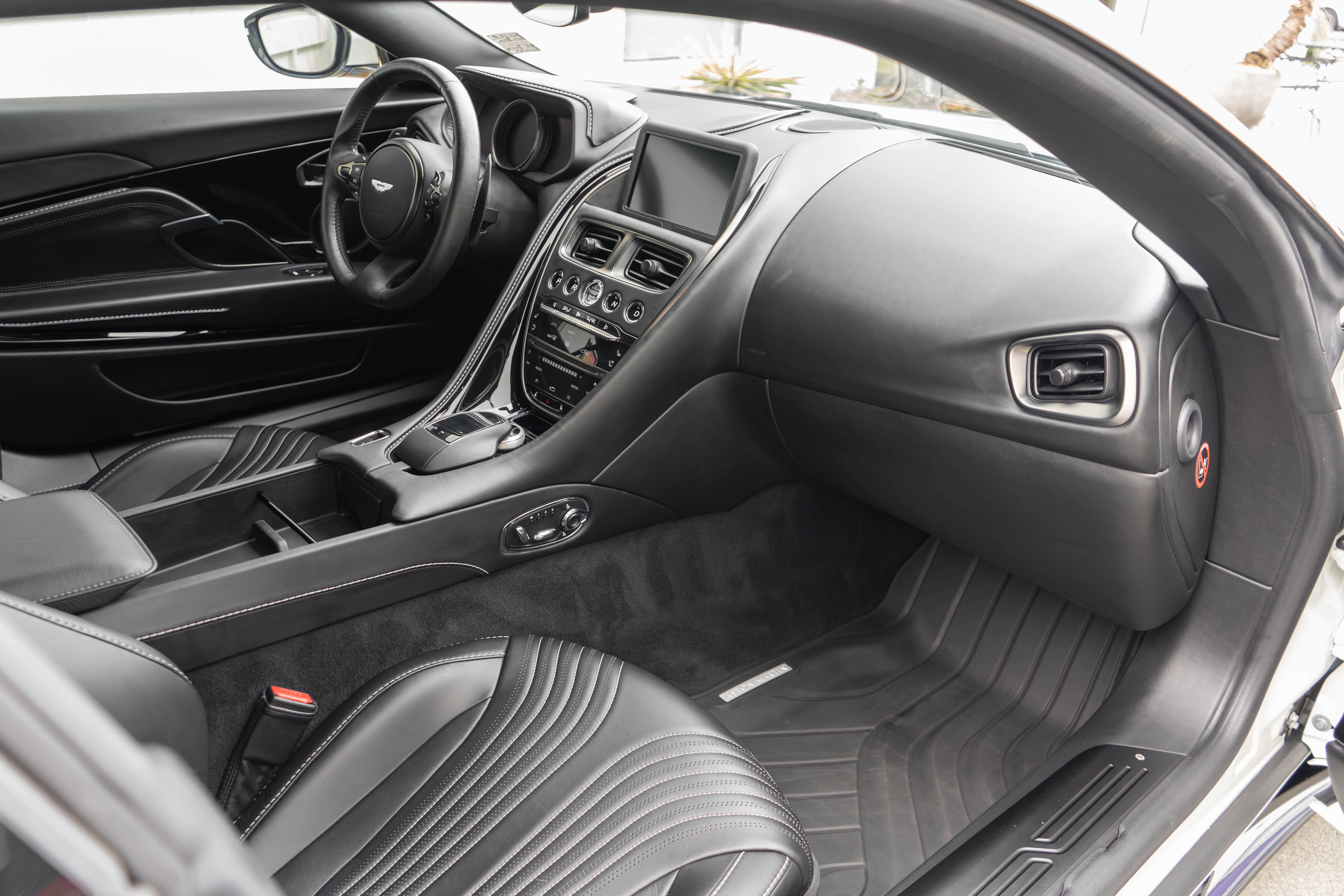 2021 Aston Martin DB11 V8