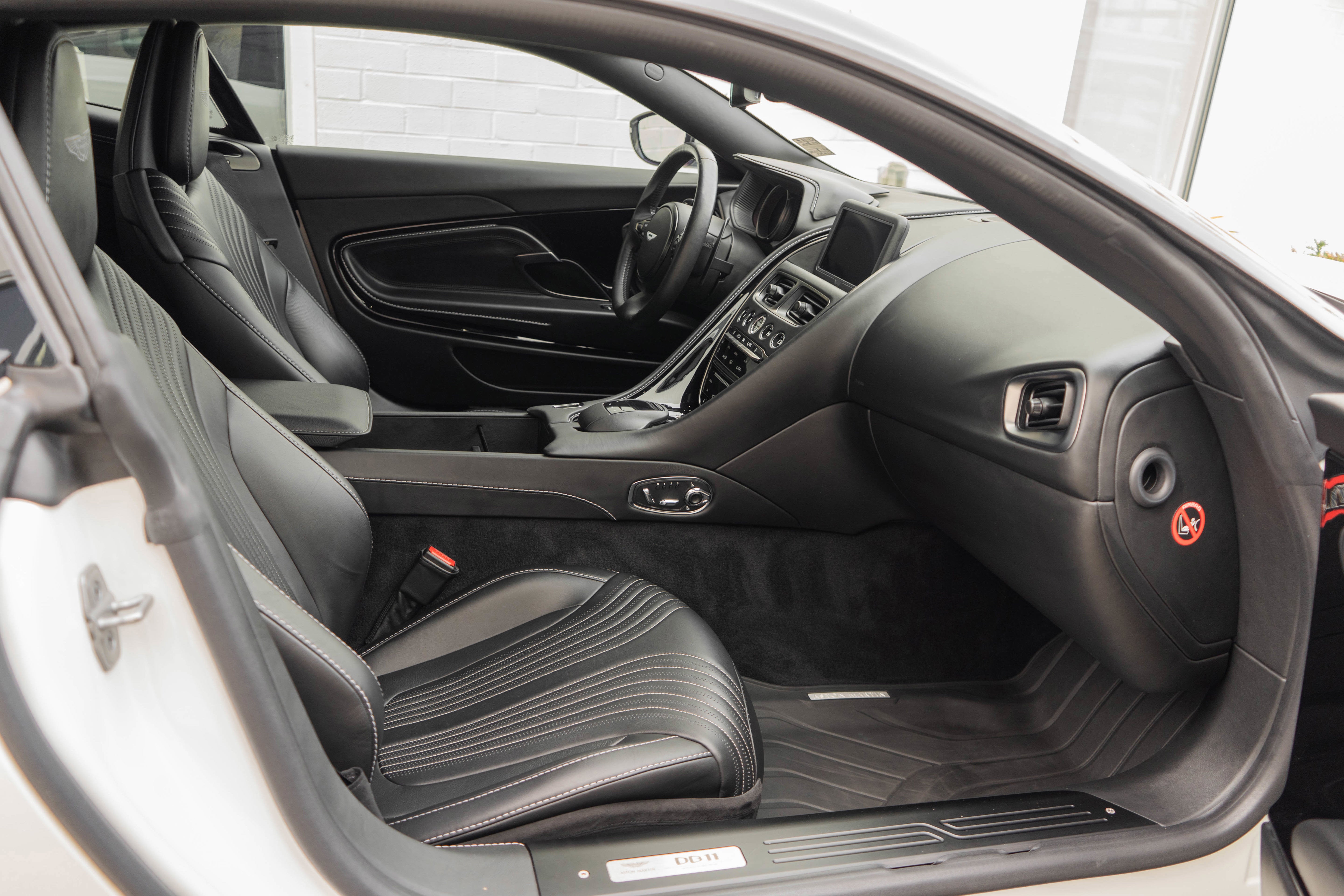 2021 Aston Martin DB11 V8