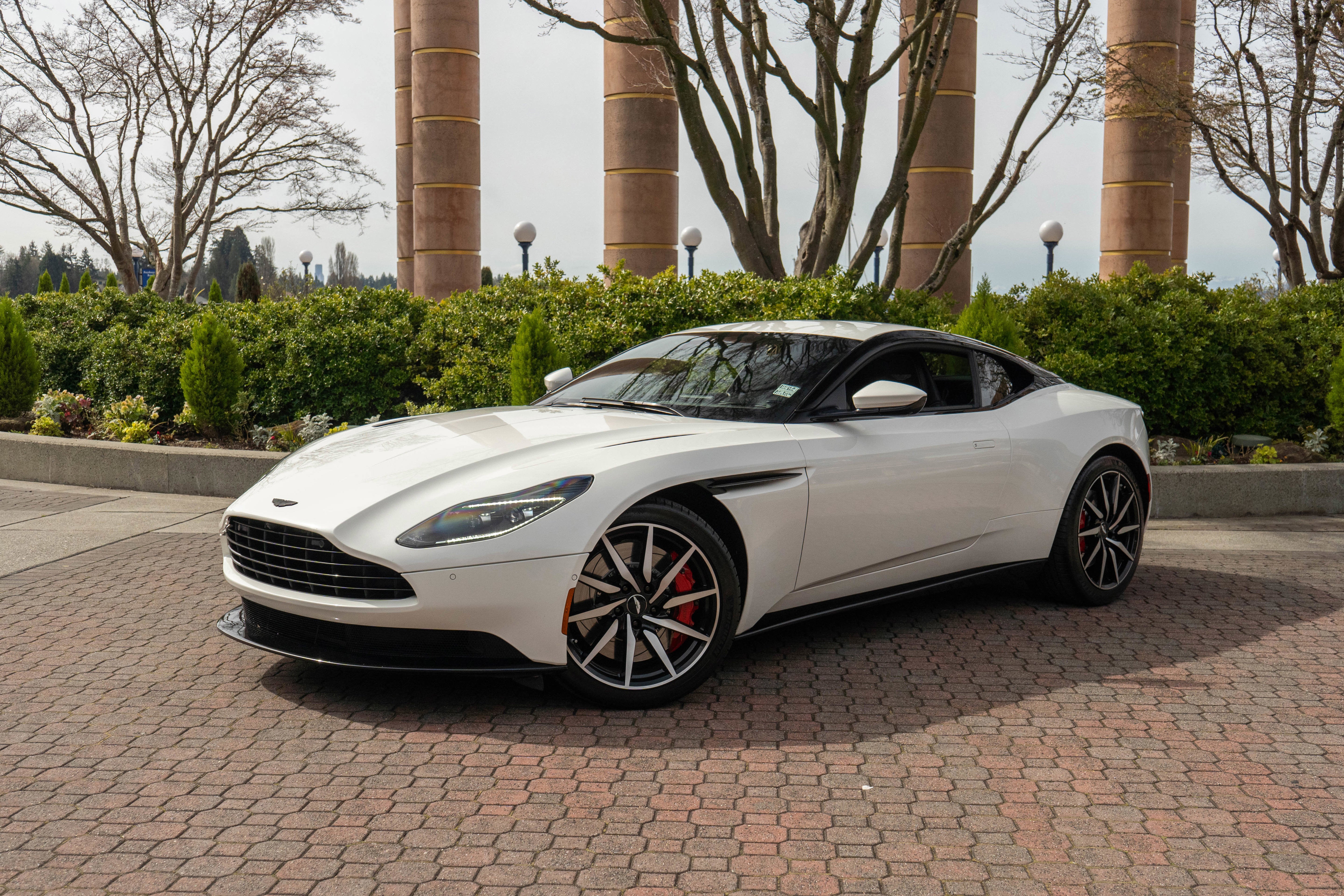 2021 Aston Martin DB11 V8