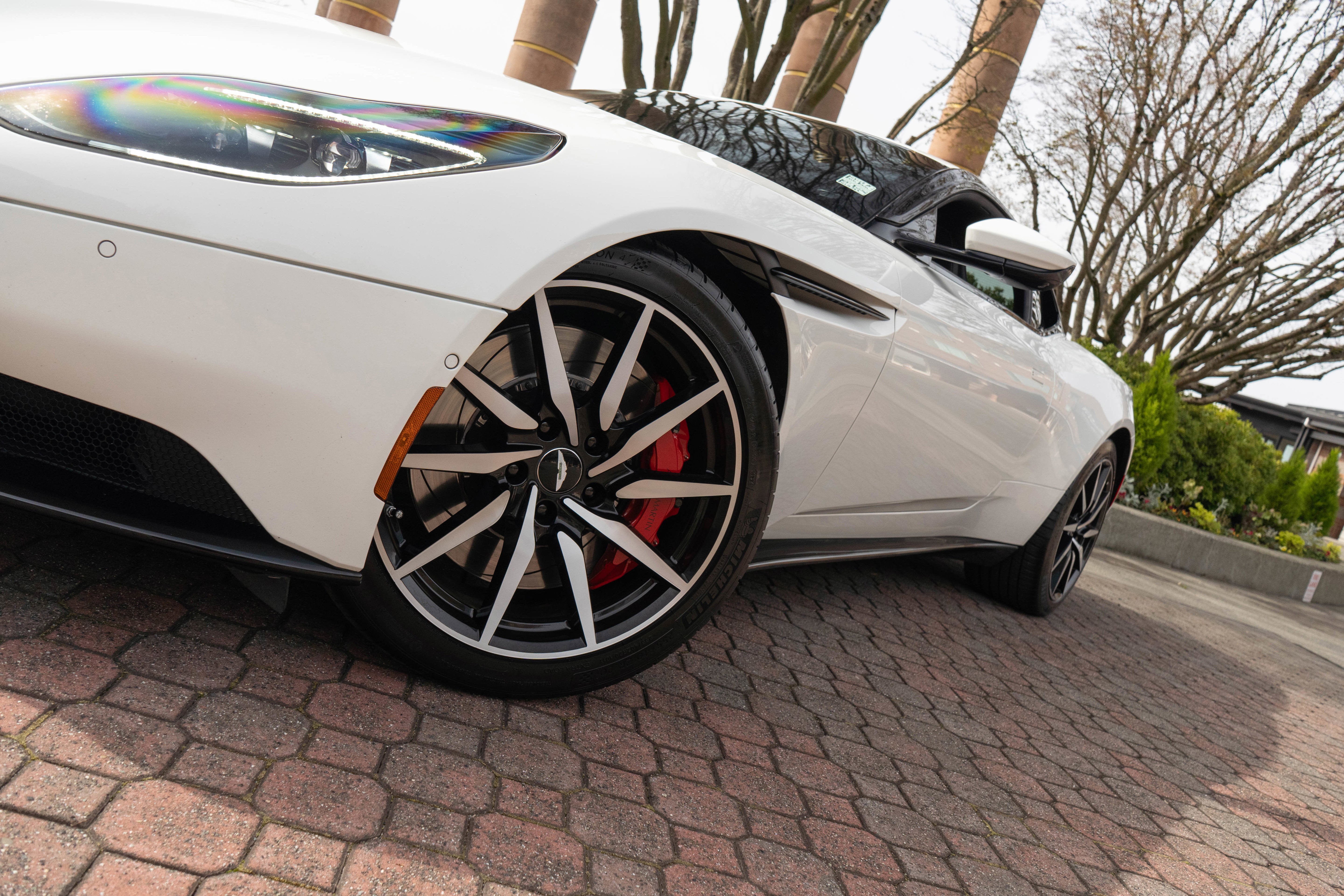 2021 Aston Martin DB11 V8