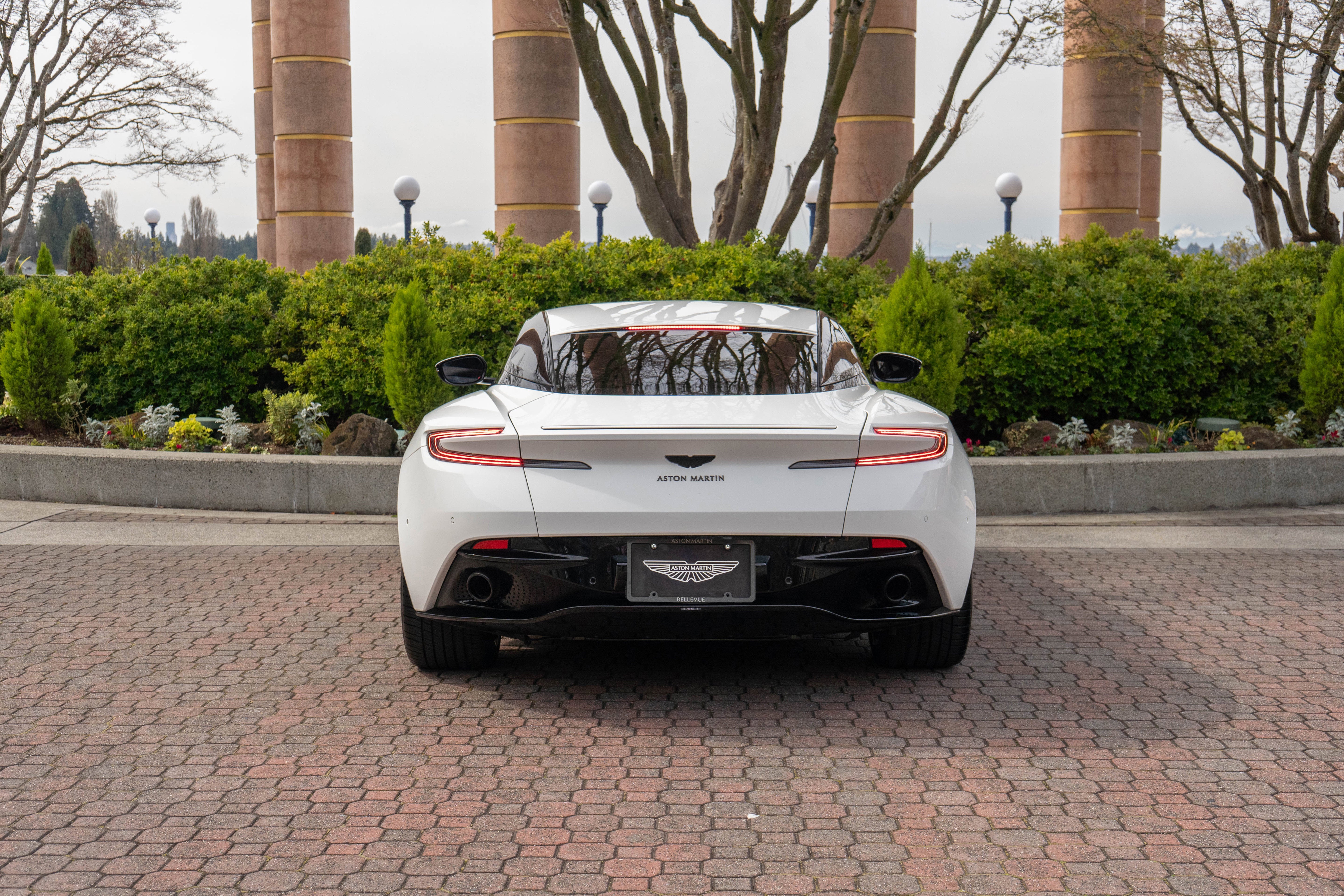 2021 Aston Martin DB11 V8