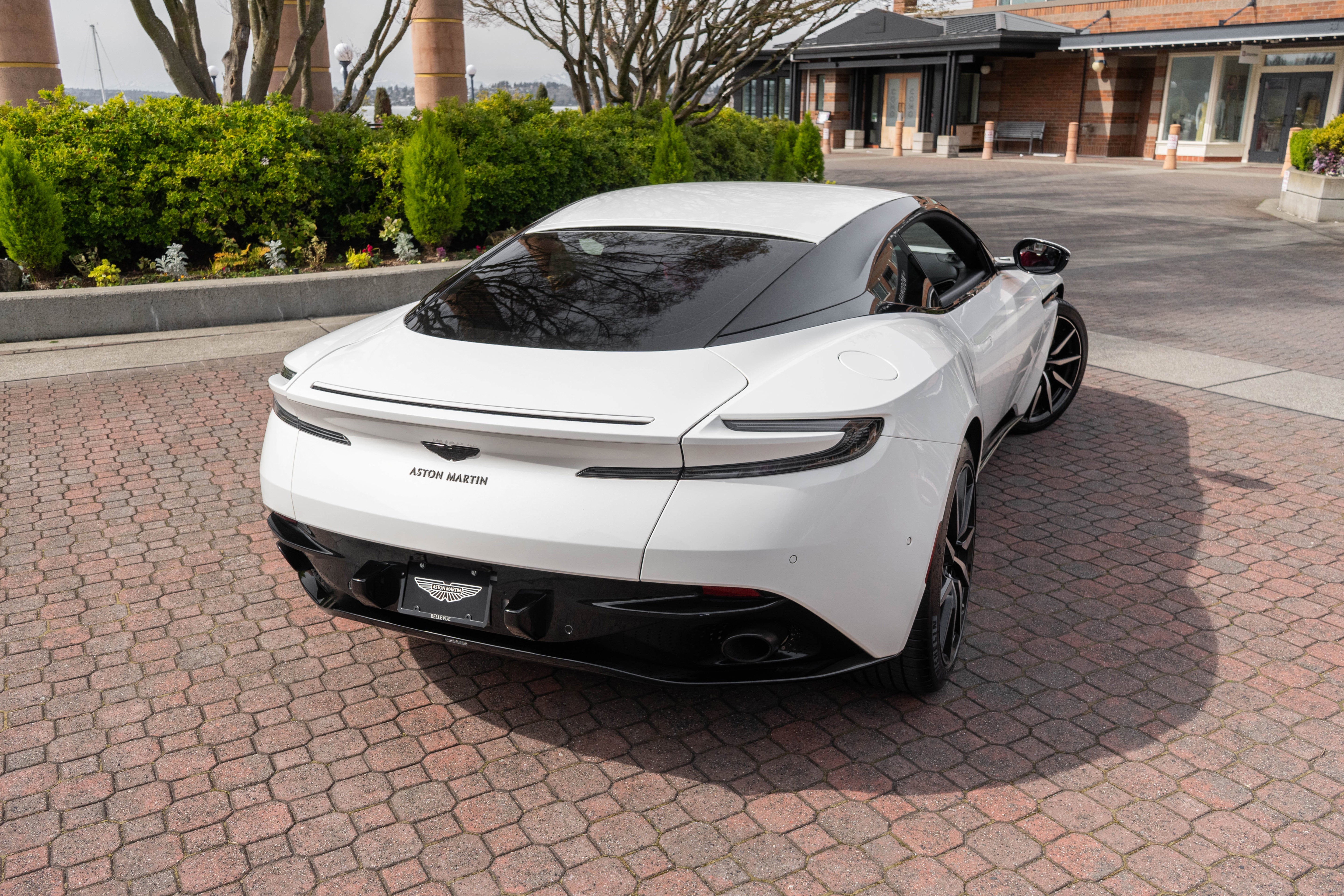 2021 Aston Martin DB11 V8