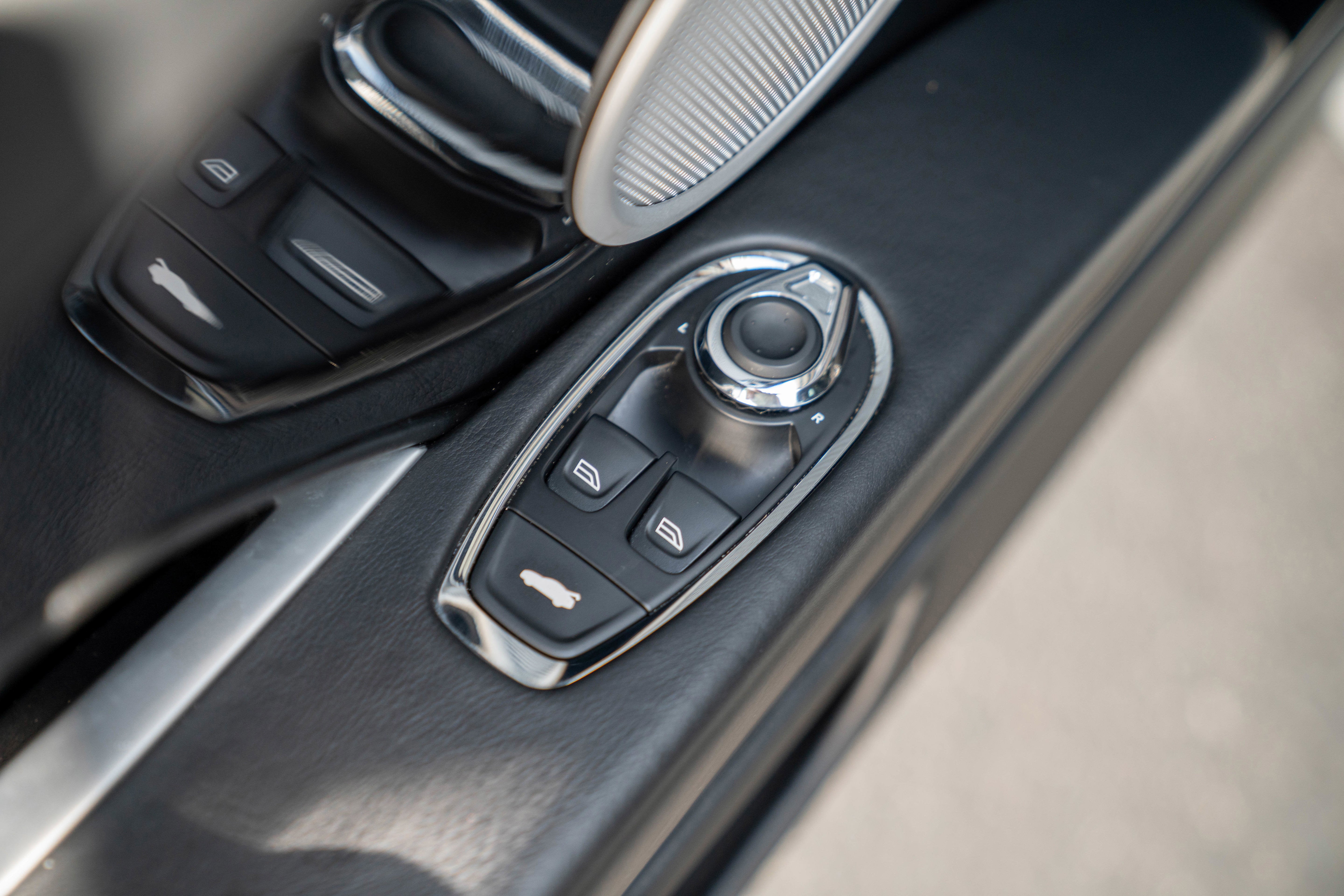 2019 Aston Martin DB11 V8