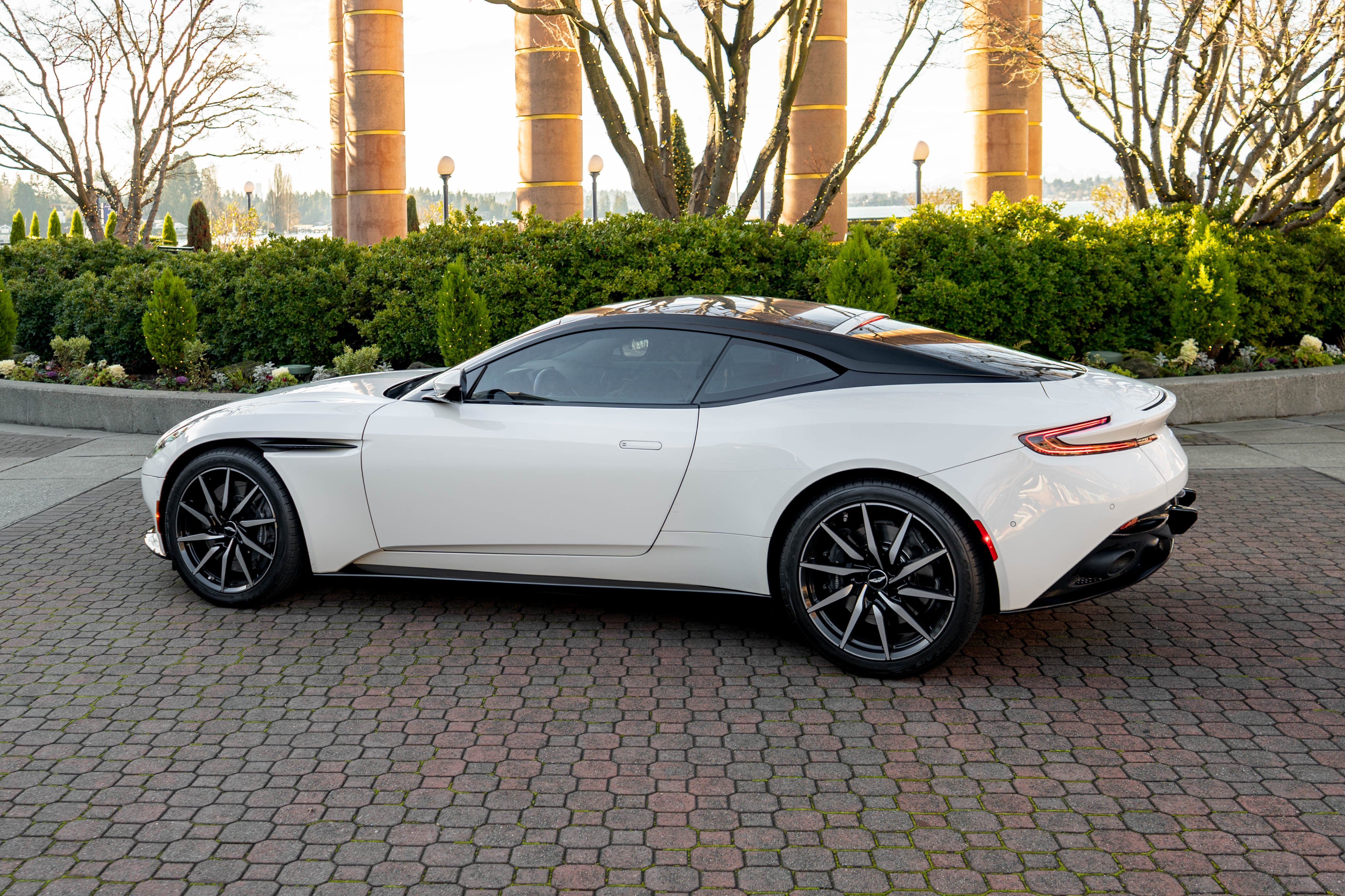 2019 Aston Martin DB11 V8