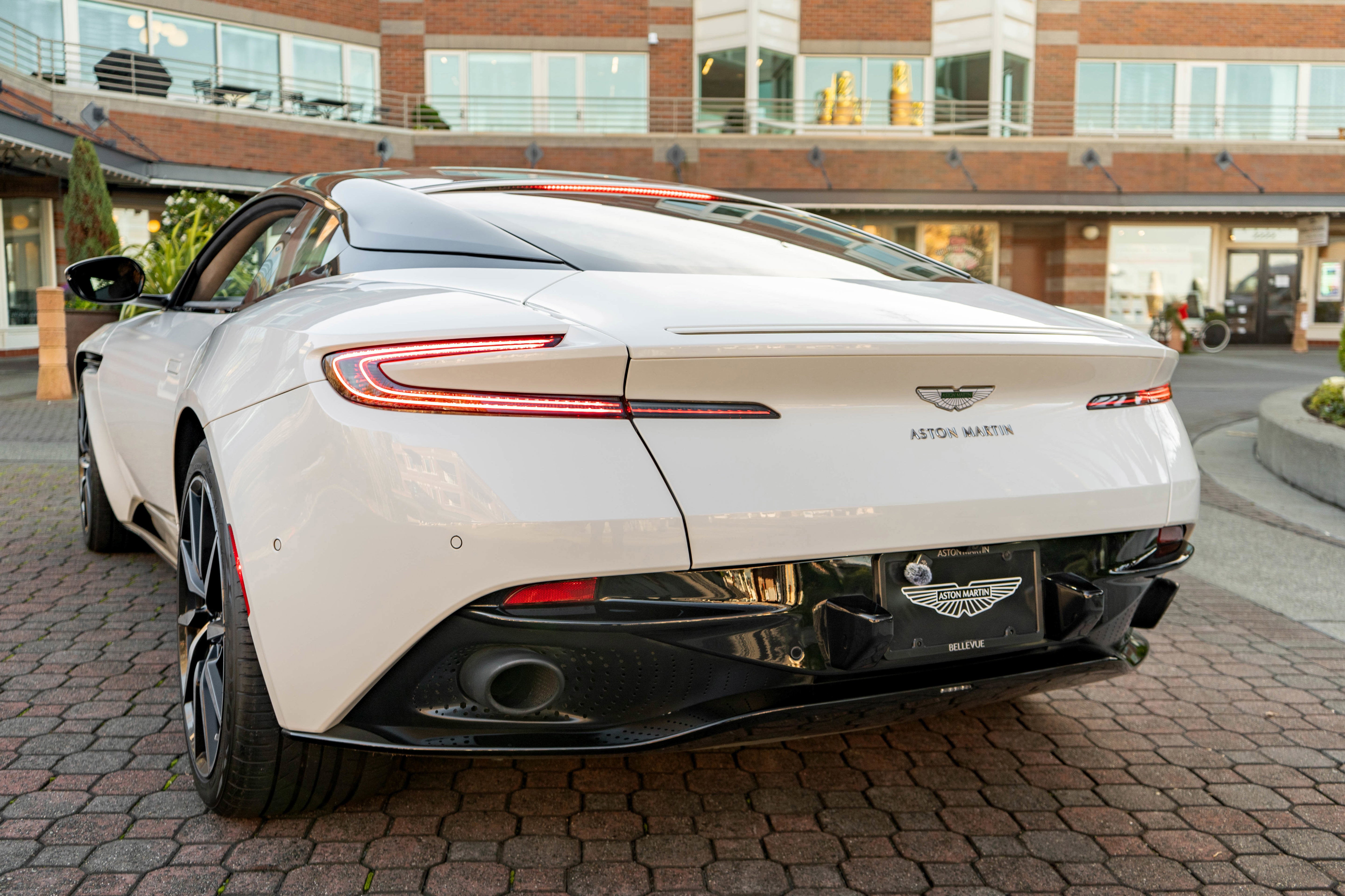 2019 Aston Martin DB11 V8