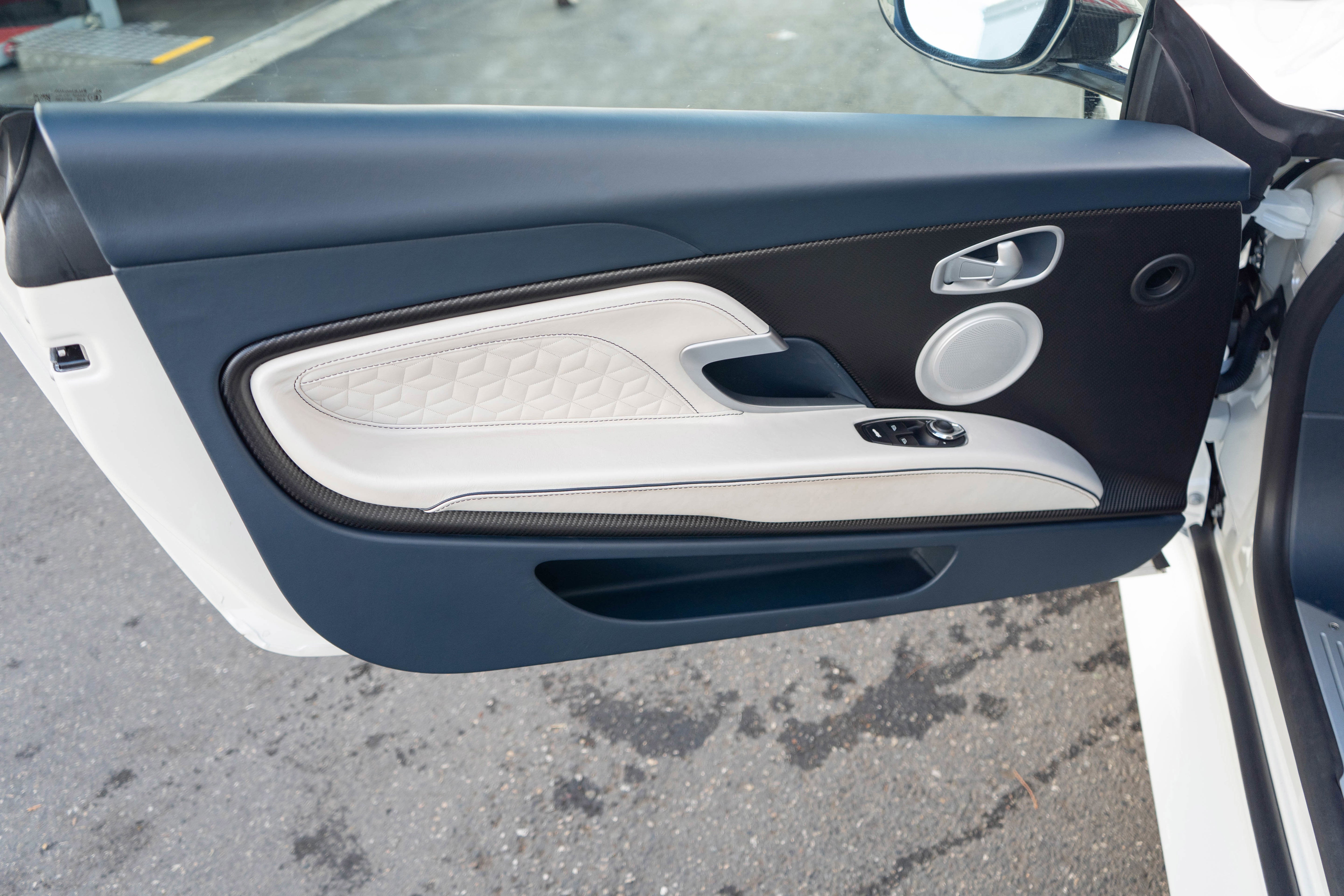 2019 Aston Martin DBS Superleggera