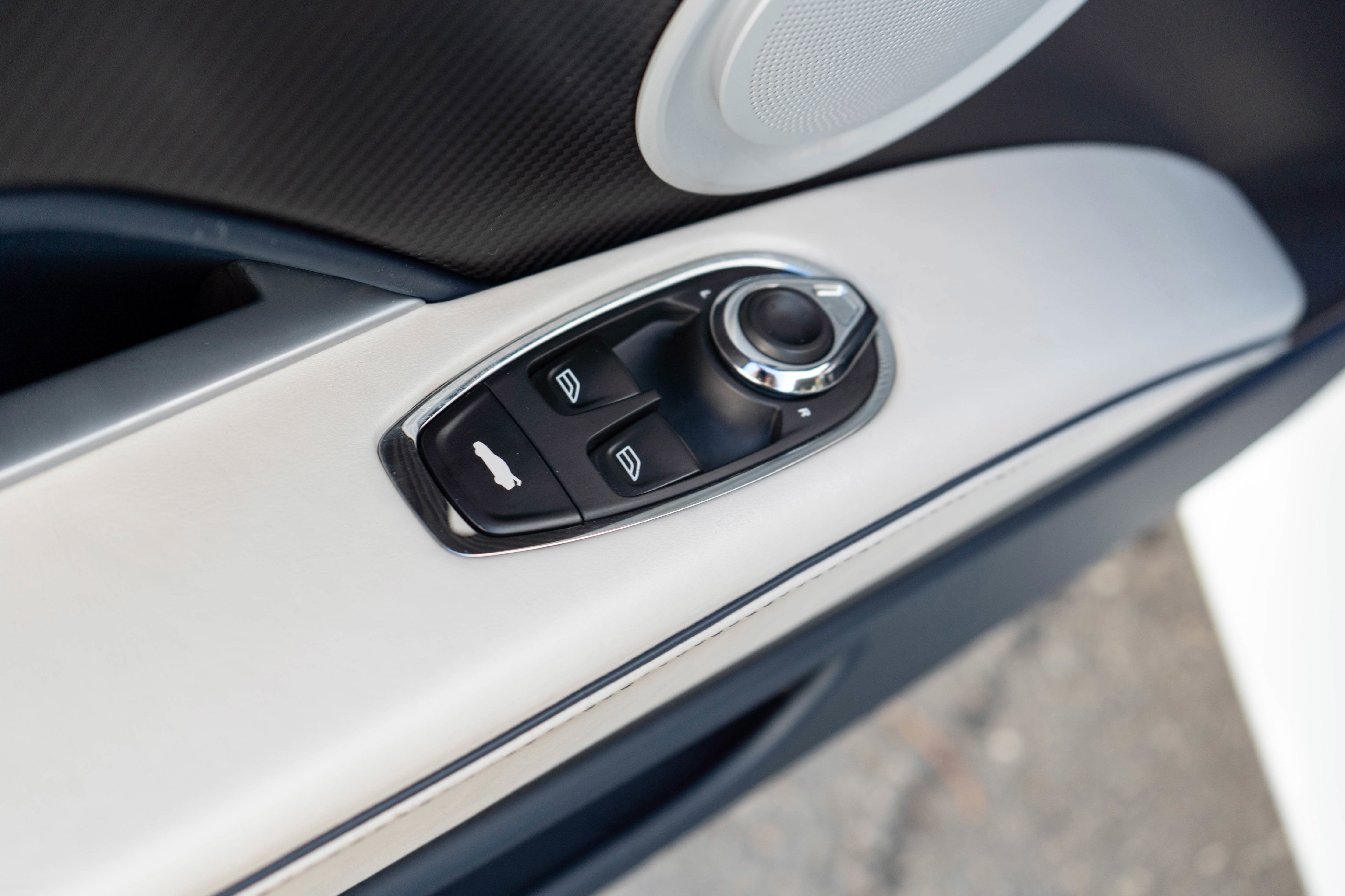 2019 Aston Martin DBS Superleggera