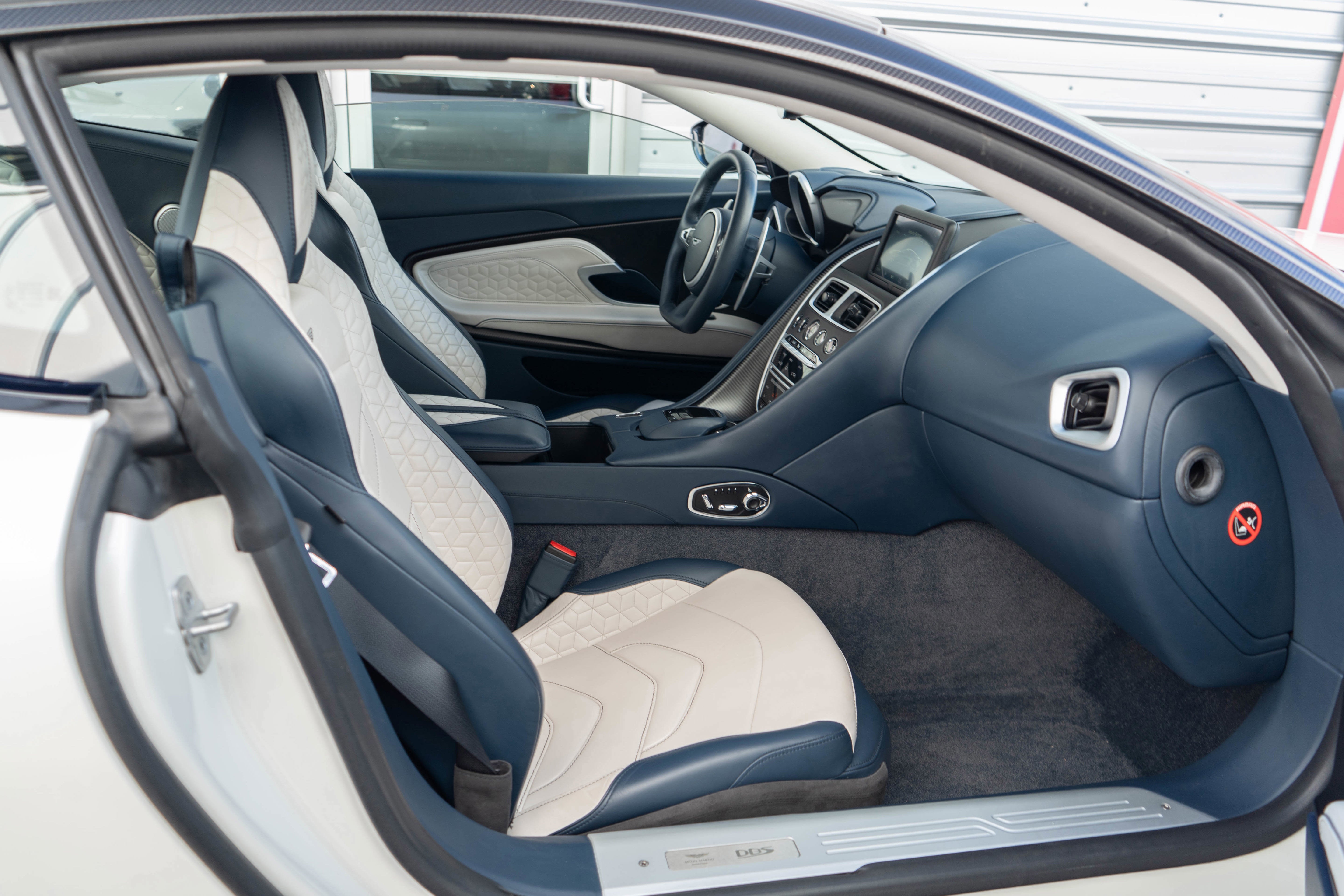 2019 Aston Martin DBS Superleggera