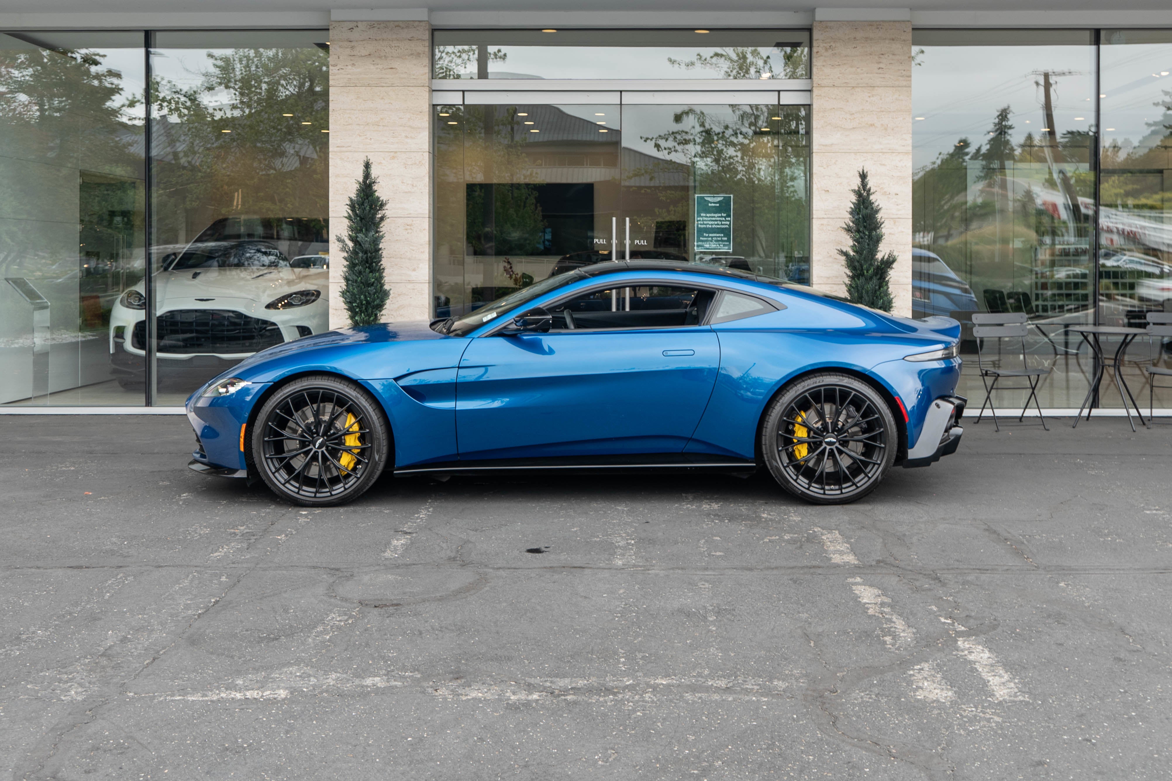 2022 Aston Martin Vantage Coupe