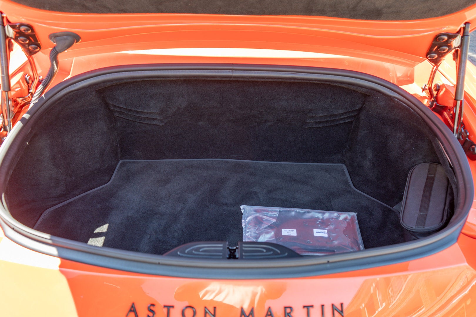 2023 Aston Martin Vantage Roadster