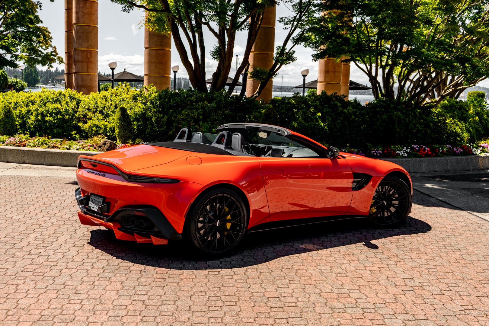 2023 Aston Martin Vantage Roadster